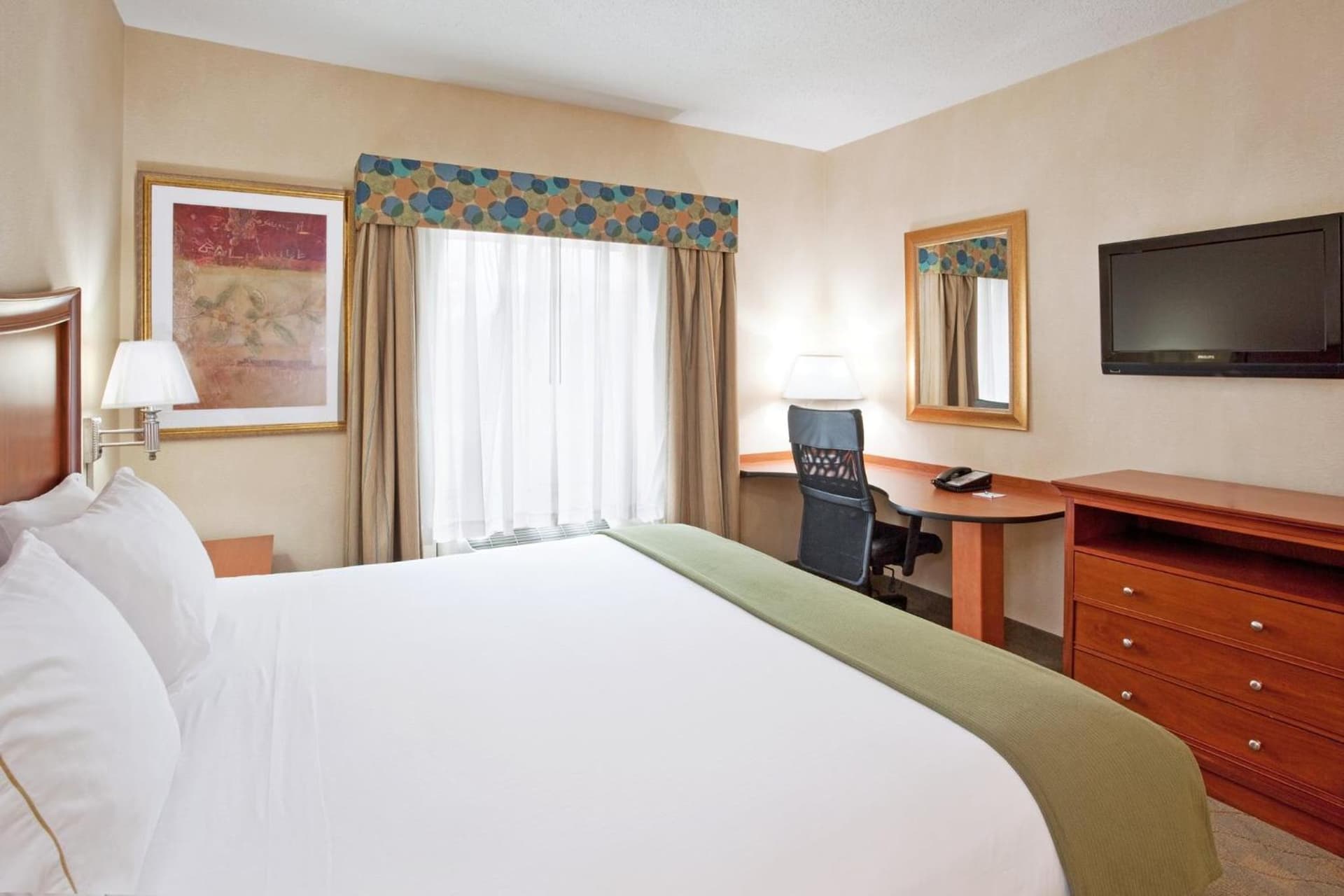Holiday Inn Express Hotel & Suites Auburn Hills by IHG property views in Auburn Hills, MI — gallery photo 3