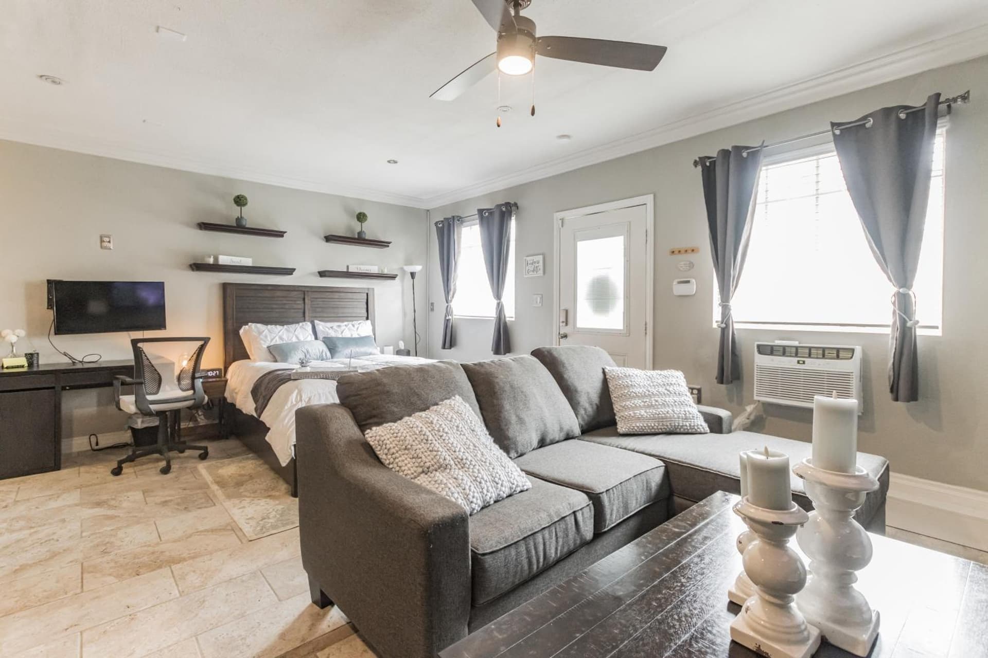 Luxury Cozy Studio with Firepit gallery photo in Vista, CA — image 8
