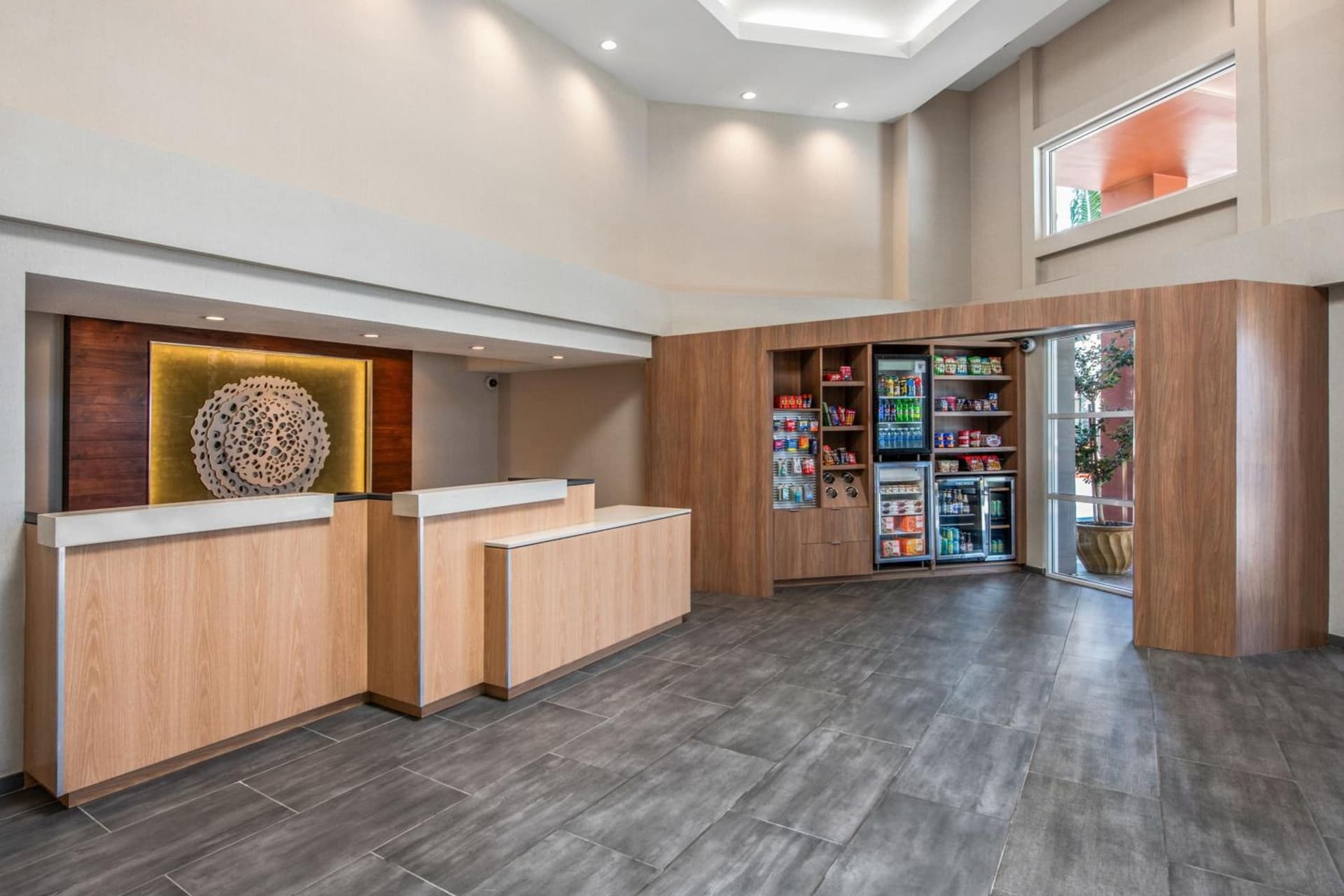 Fairfield Inn and Suites by Marriott San Jose Airport interior in San Jose, CA — gallery photo 2