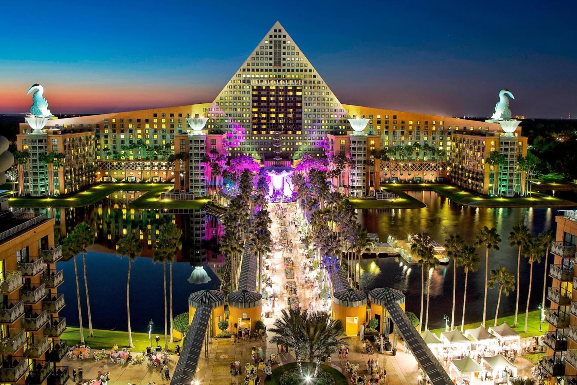 Walt Disney World Dolphin — hotel in Clermont, Florida