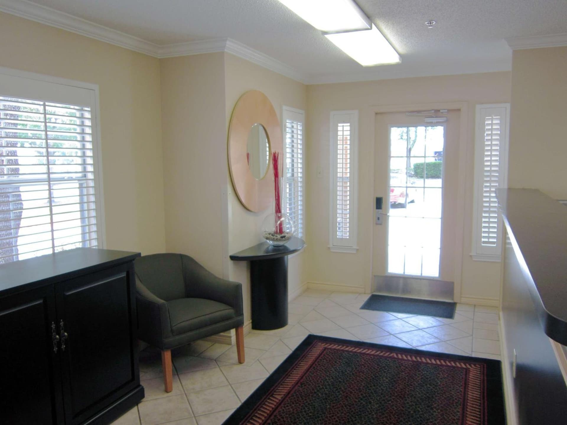 Extended Stay America Suites - San Antonio - Airport interior in San Antonio, TX — gallery photo 2