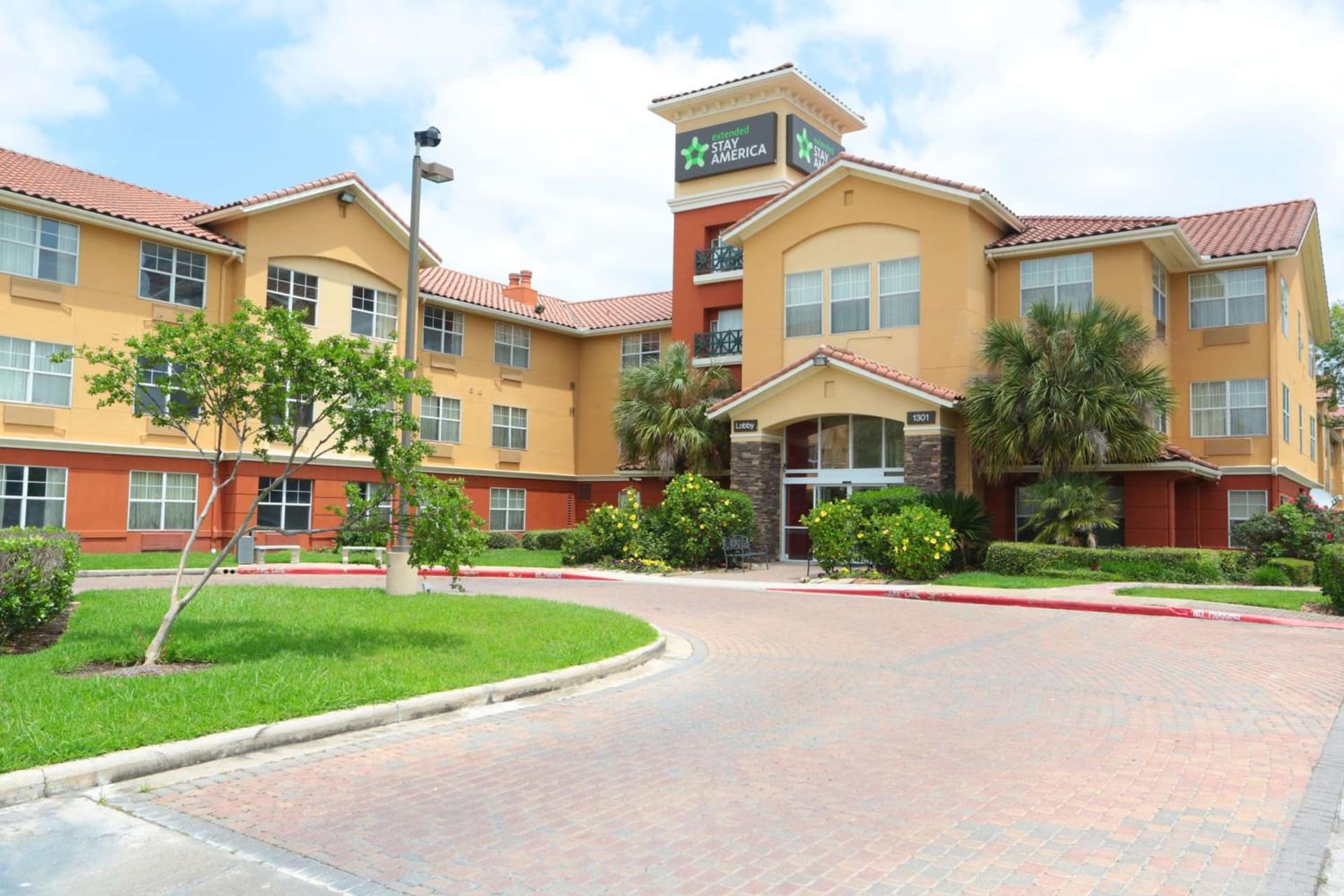Extended Stay America Suites - Houston - Med Ctr - NRG Park - Braeswood Blvd featured exterior or lobby in Houston, TX — similar hotel