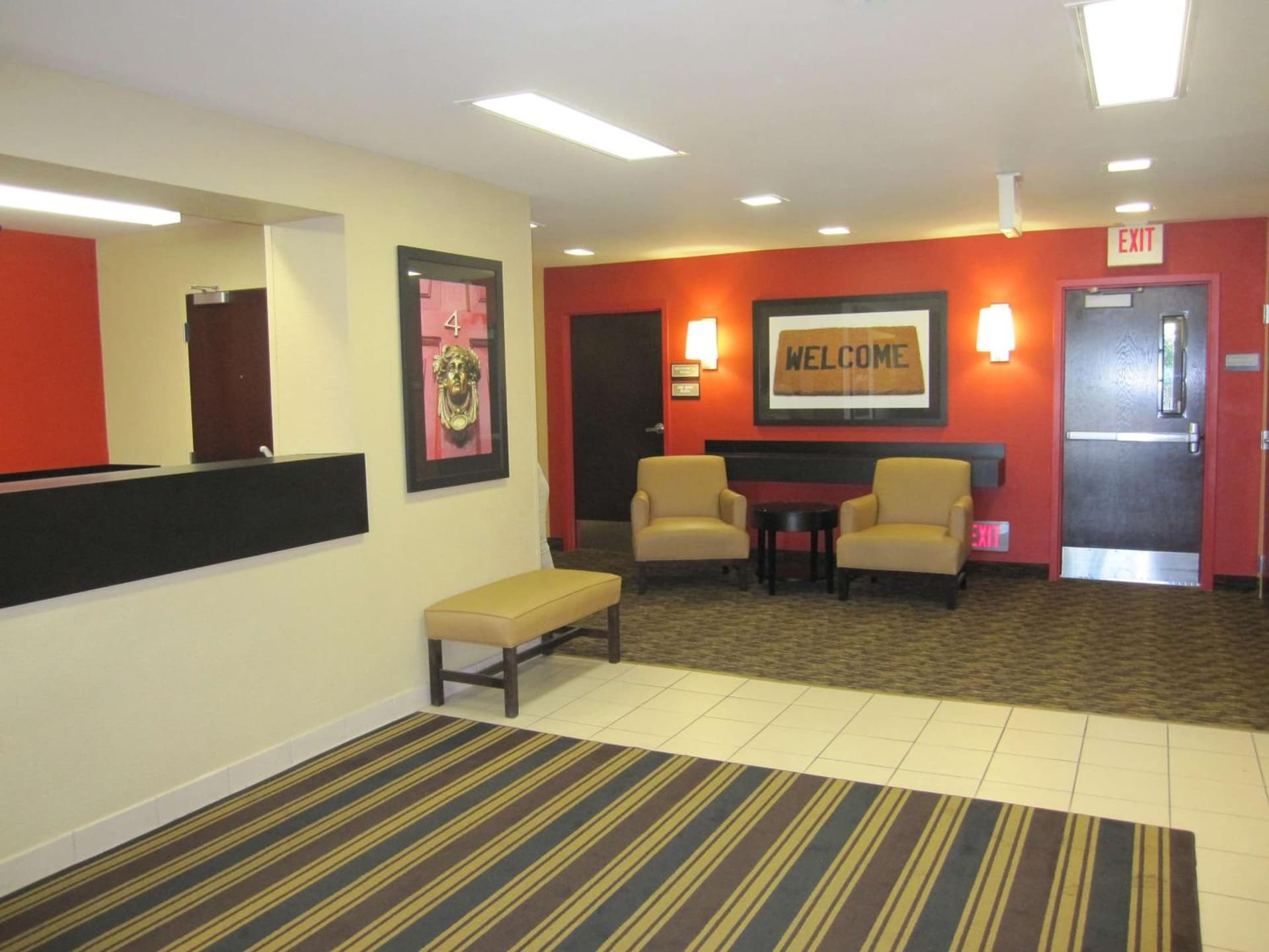Extended Stay America Suites - Portland - Vancouver interior in Evergreen, WA — gallery photo 2