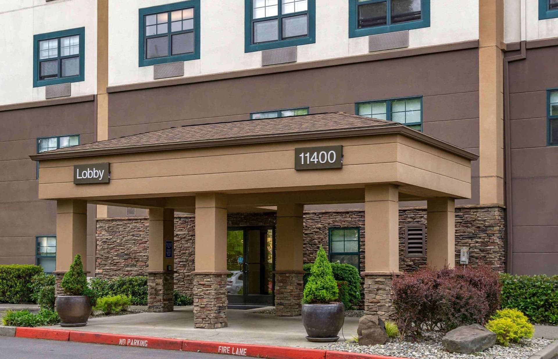 Extended Stay America Premier Suites - Seattle - Bellevue - Downtown interior in Bellevue, WA — gallery photo 2