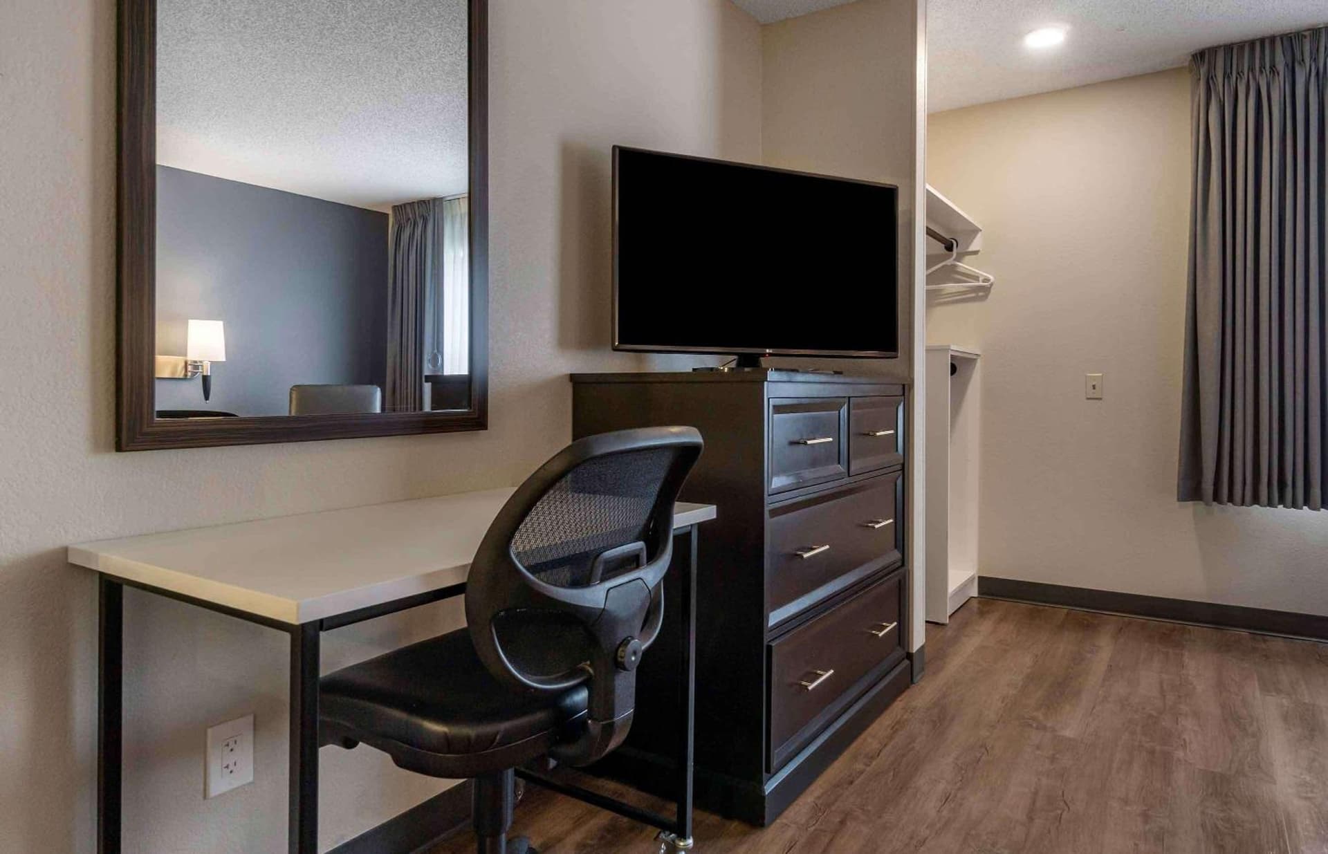 Extended Stay America Premier Suites - Seattle - Bellevue - Downtown gallery photo in Bellevue, WA — image 37