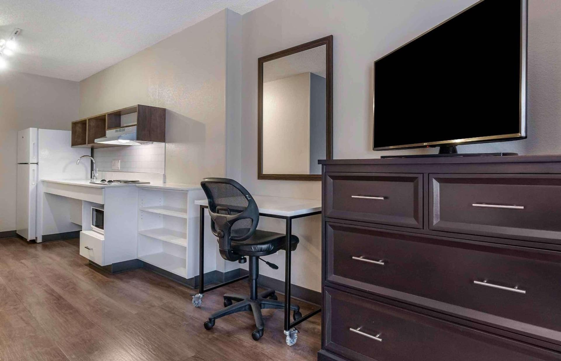Extended Stay America Premier Suites - Seattle - Bellevue - Downtown gallery photo in Bellevue, WA — image 38