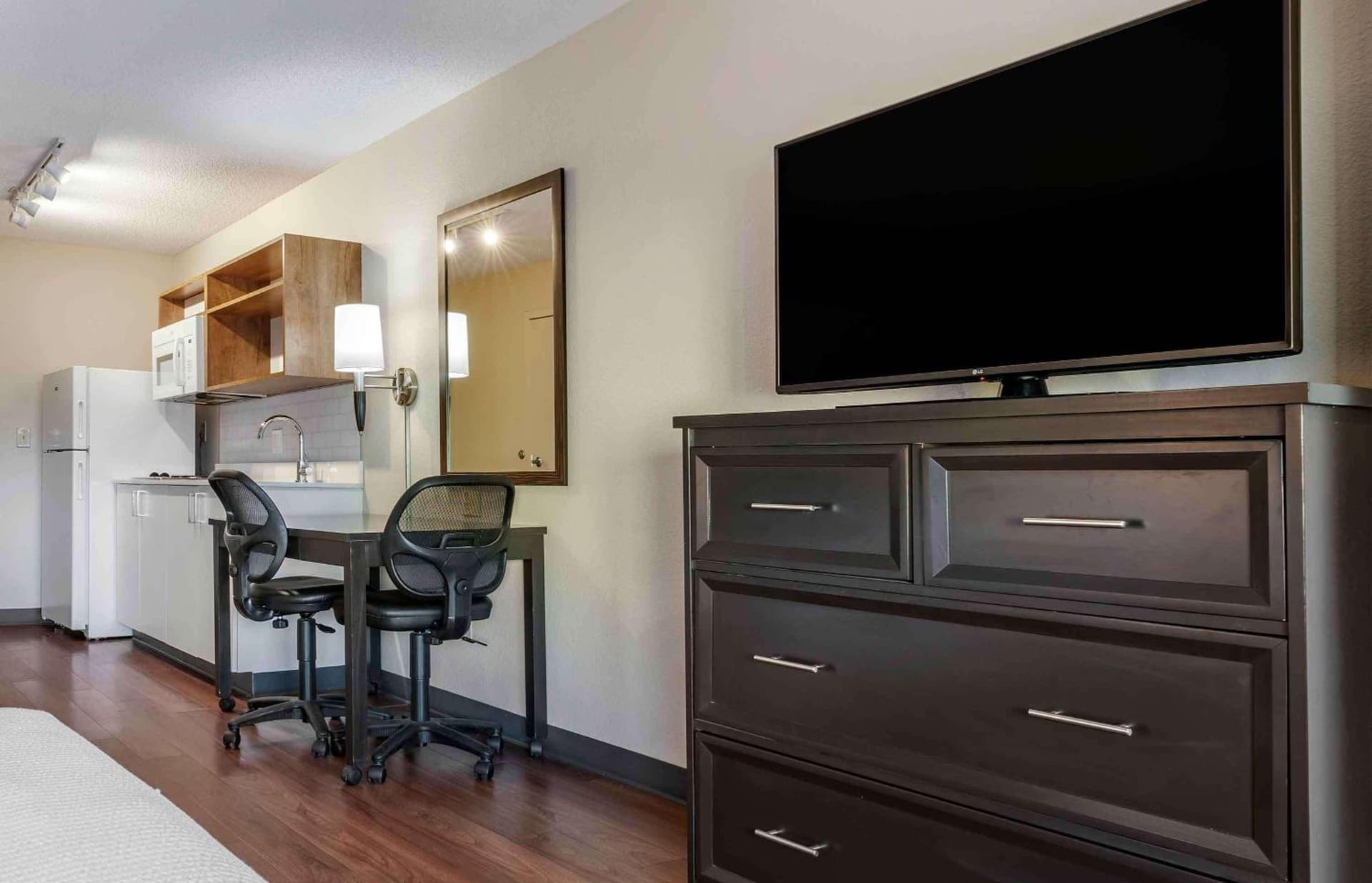 Extended Stay America Premier Suites - Seattle - Bellevue - Downtown gallery photo in Bellevue, WA — image 41