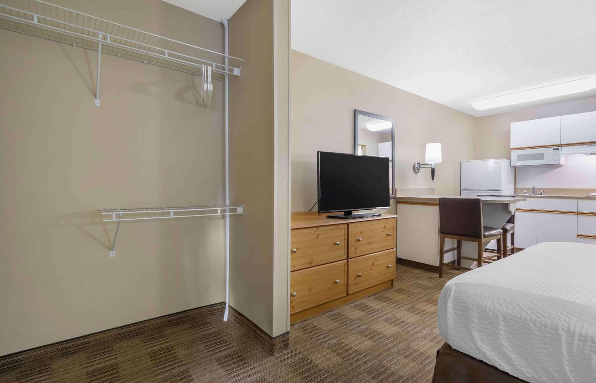 Extended Stay America Suites - Seattle - Bellevue - Factoria gallery photo in Bellevue, WA — image 44