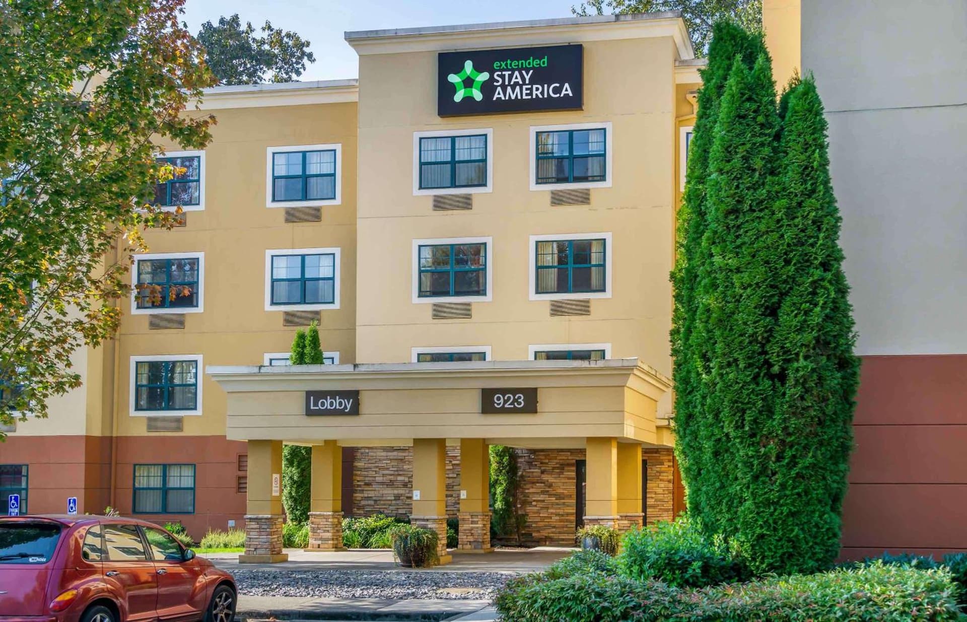 Extended Stay America Suites - Seattle - Bothell - West interior in Bothell, WA — gallery photo 2