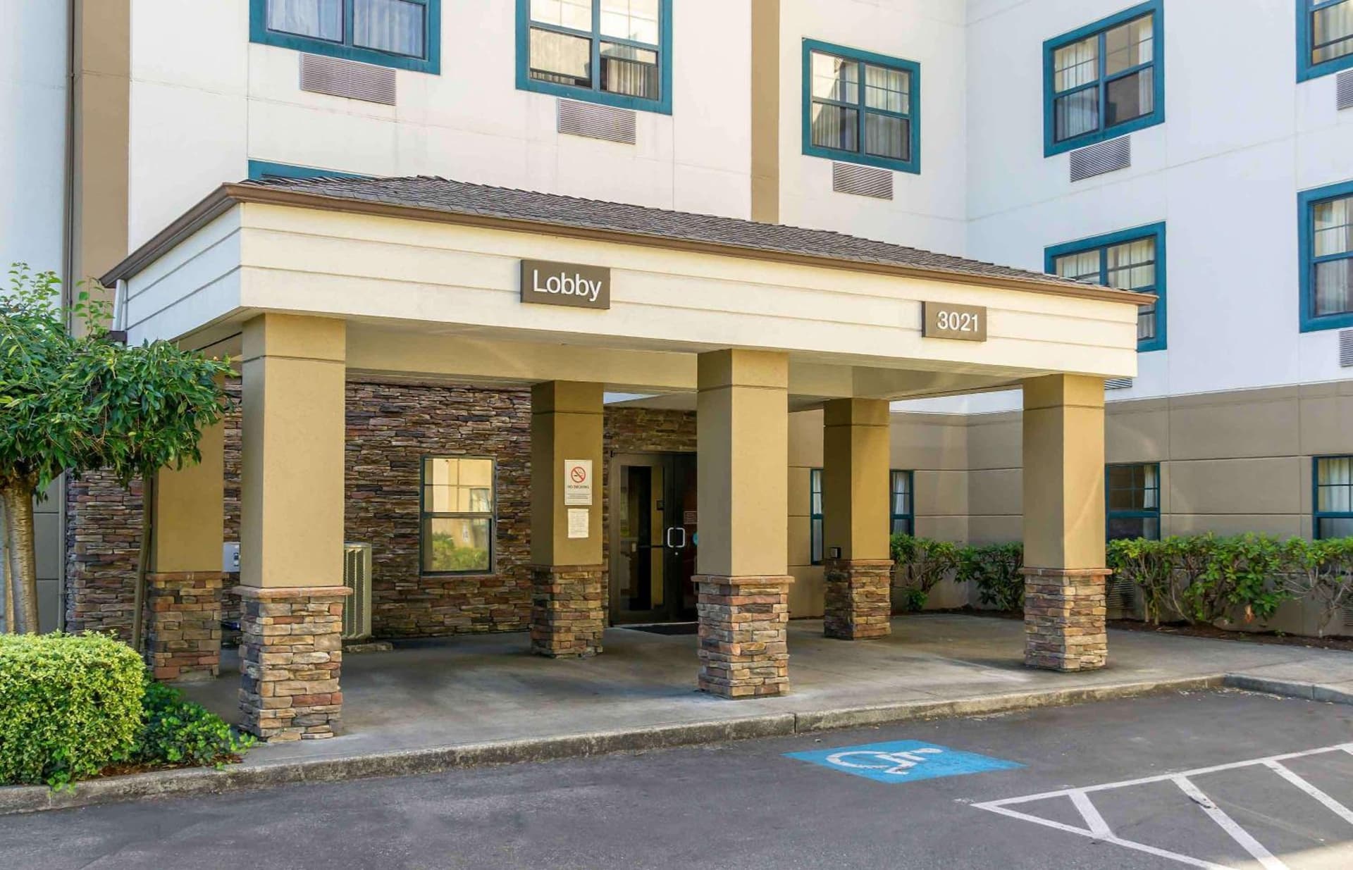 Extended Stay America Suites - Seattle - Lynnwood property views in Lynnwood, WA — gallery photo 3