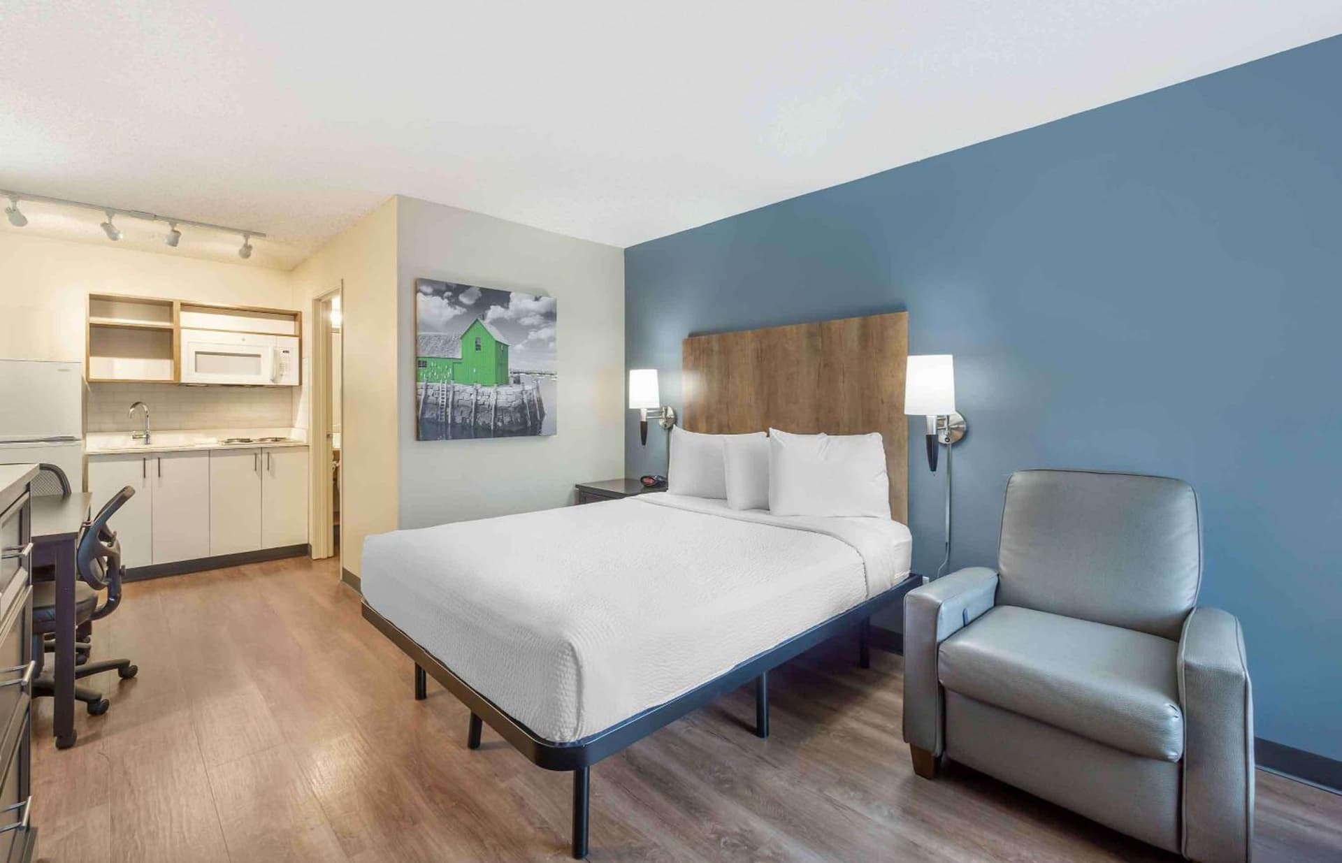 Extended Stay America Suites - Seattle - Redmond gallery photo in Bellevue, WA — image 61
