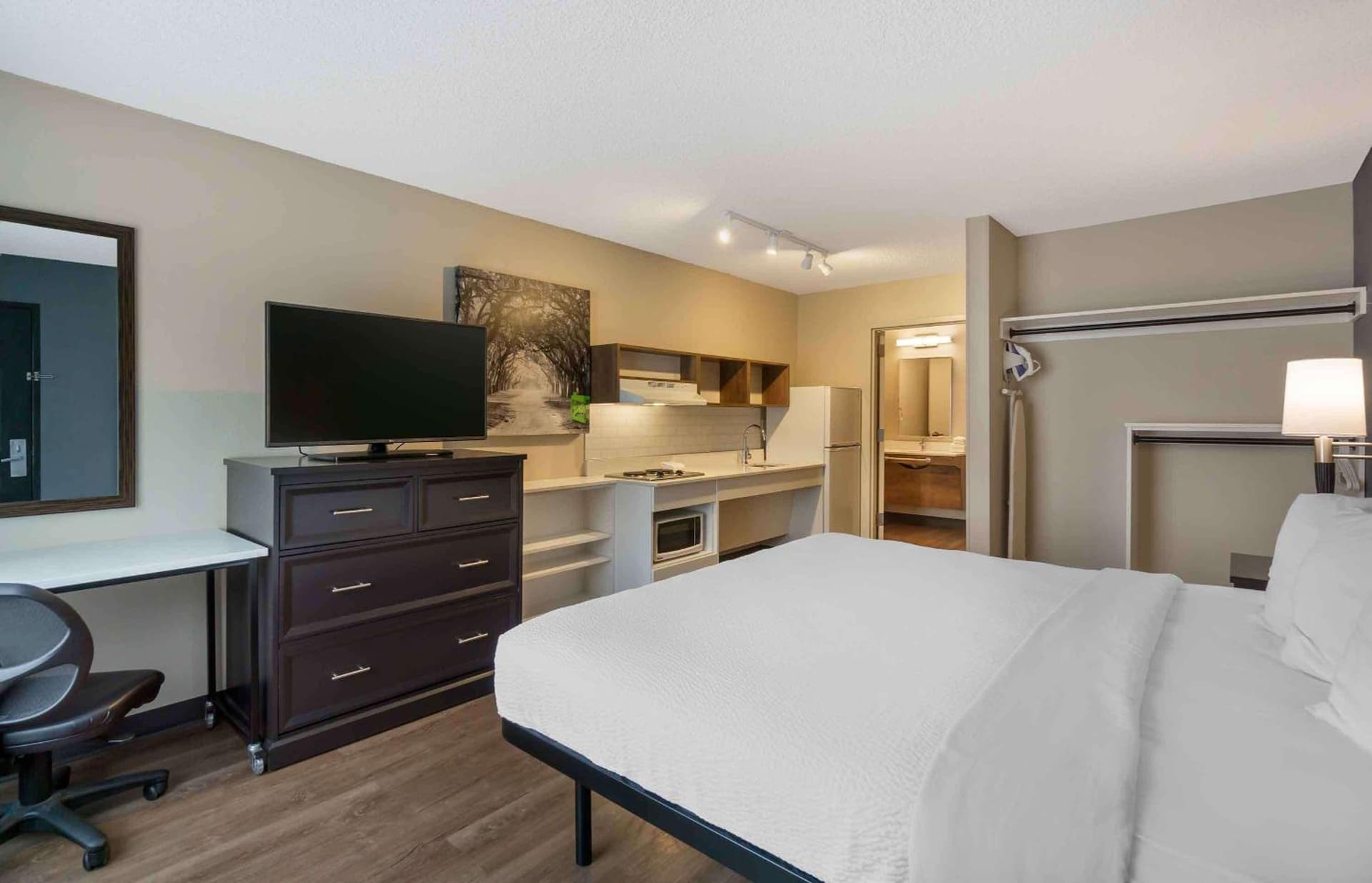 Extended Stay America Suites - Seattle - Redmond gallery photo in Bellevue, WA — image 56