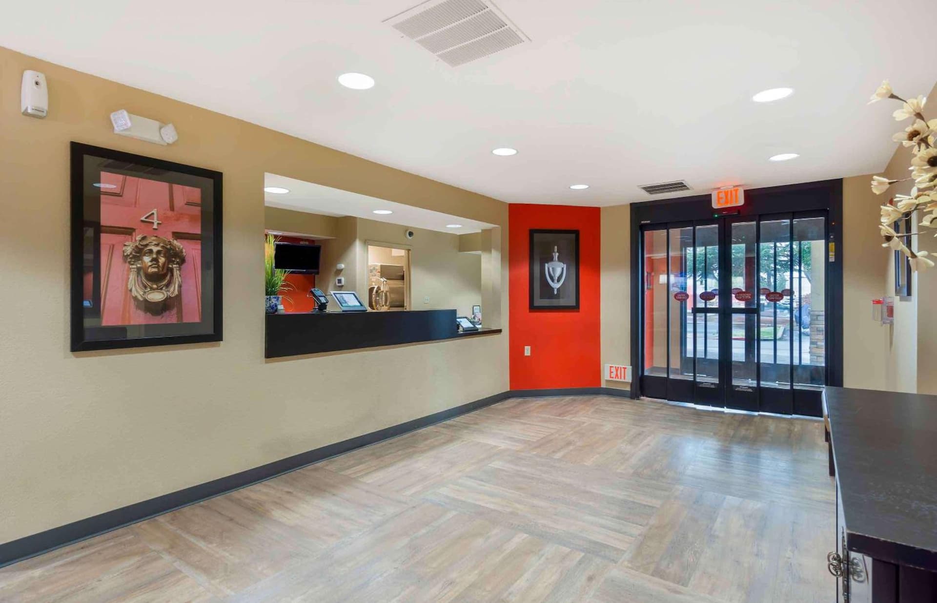 Studio 6 Suites Seattle Kent WA gallery photo in Kent, WA — image 10