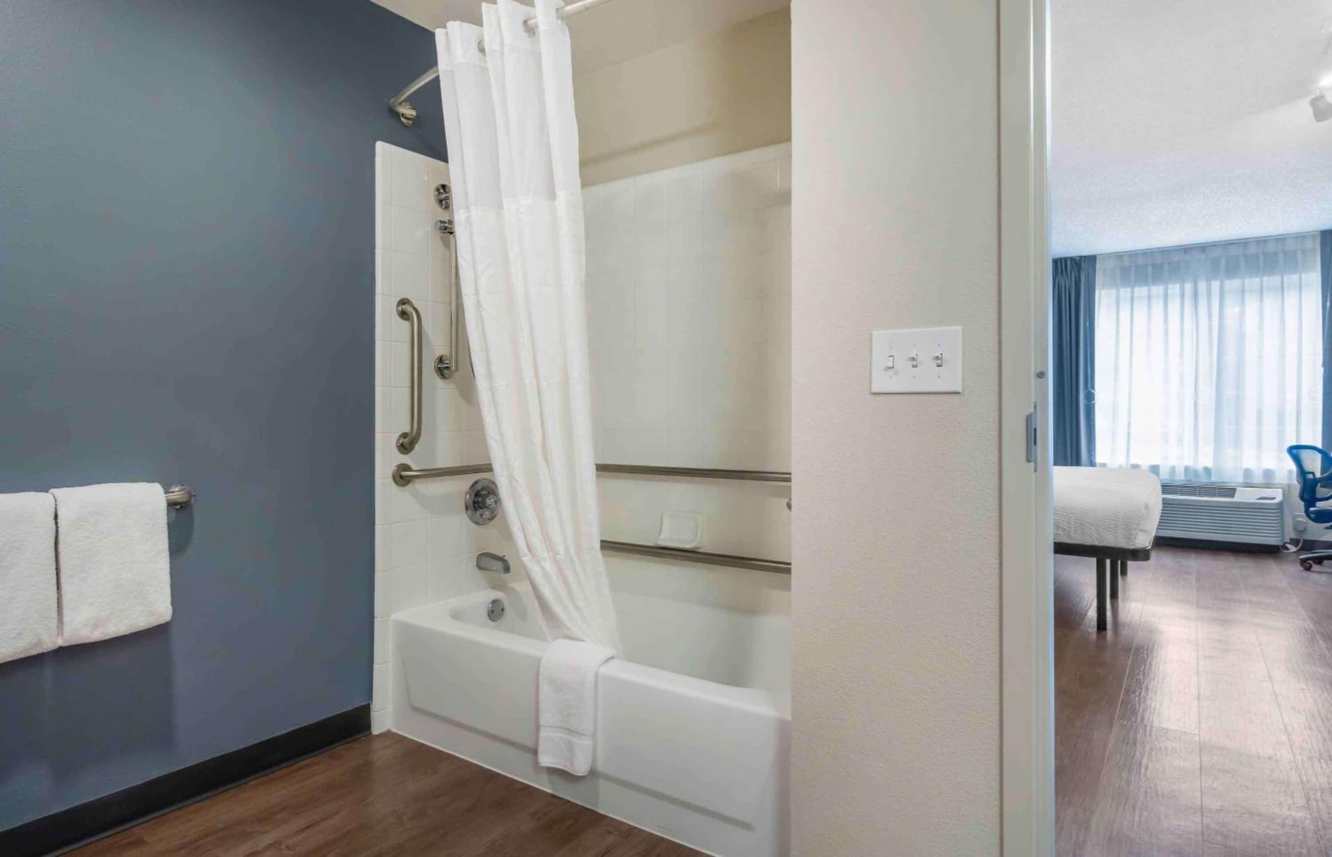 Extended Stay America Suites - Seattle - Redmond gallery photo in Bellevue, WA — image 65