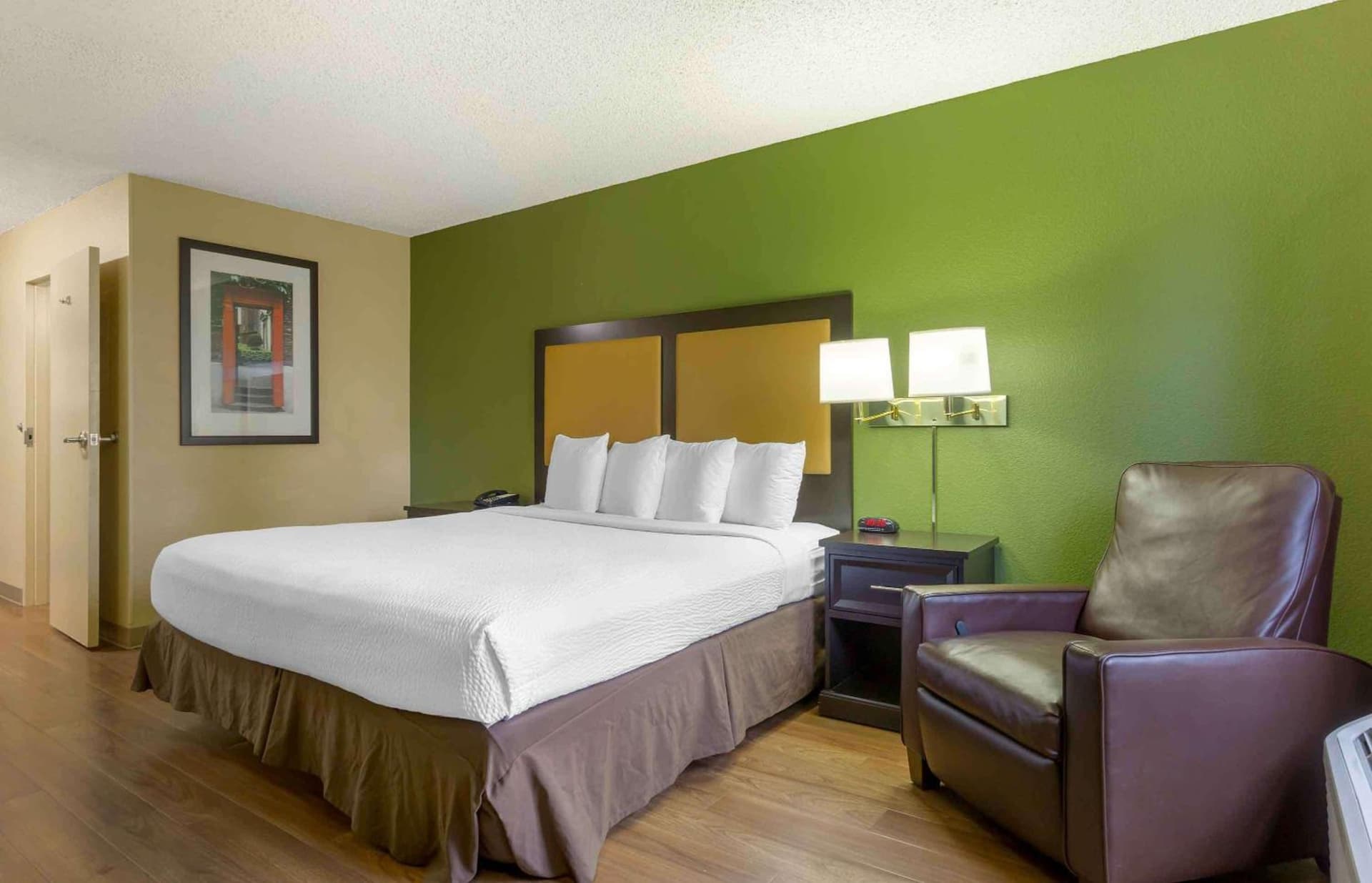 Studio 6 Suites Seattle Kent WA gallery photo in Kent, WA — image 56