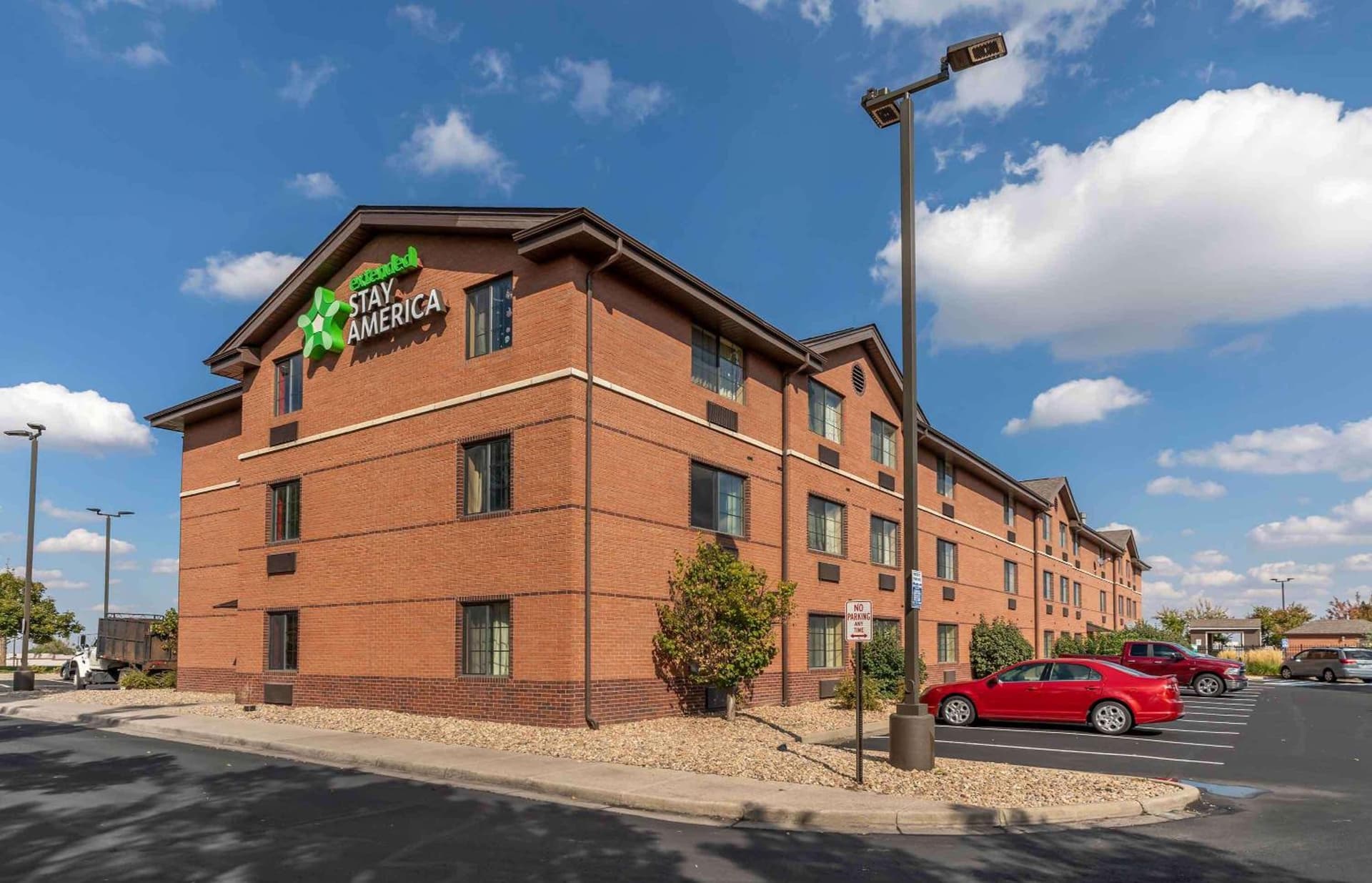 Extended Stay America Select Suites - Denver - Tech Center South interior in Centennial, CO — gallery photo 2