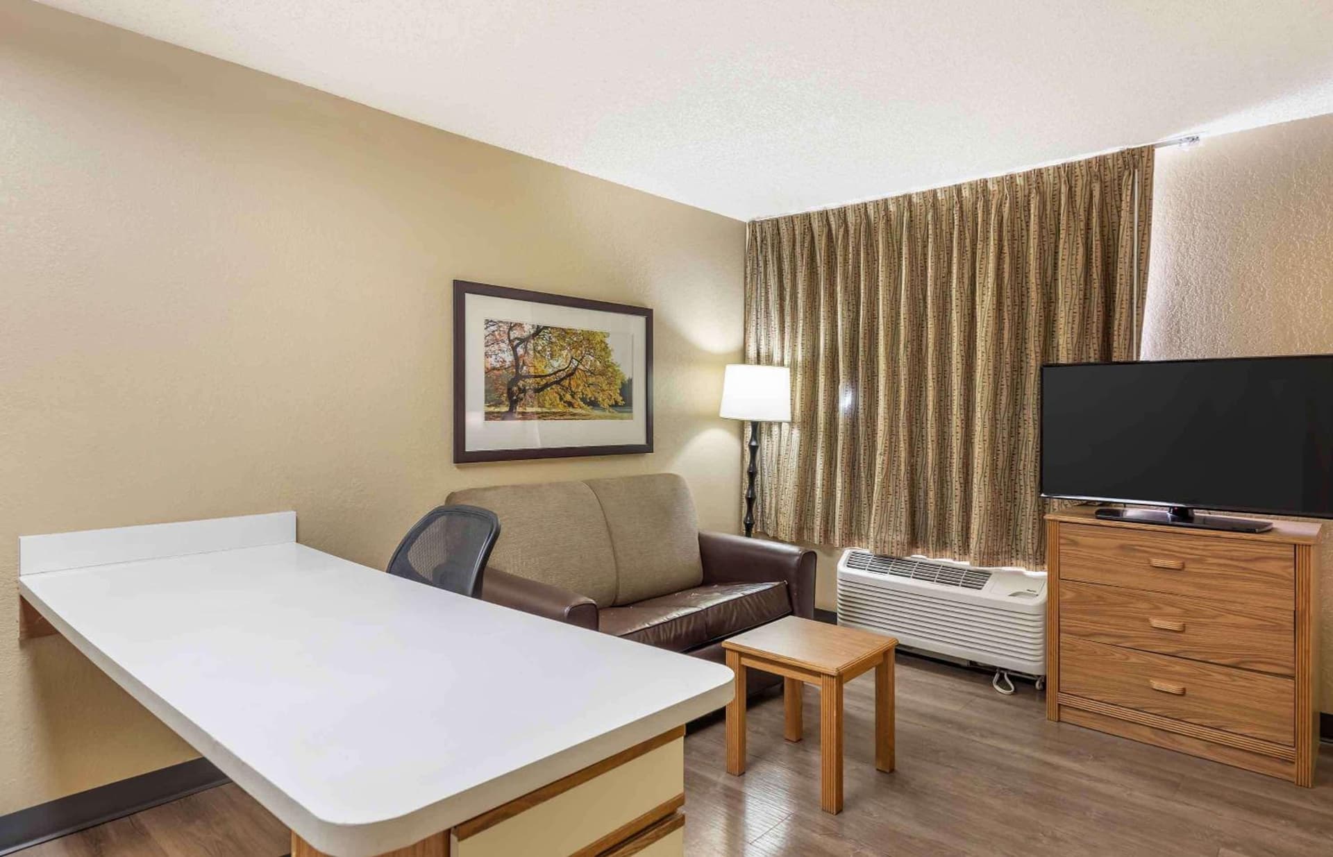 Extended Stay America Select Suites - Denver - Tech Center South - Greenwood Village gallery photo in Centennial, CO — image 25
