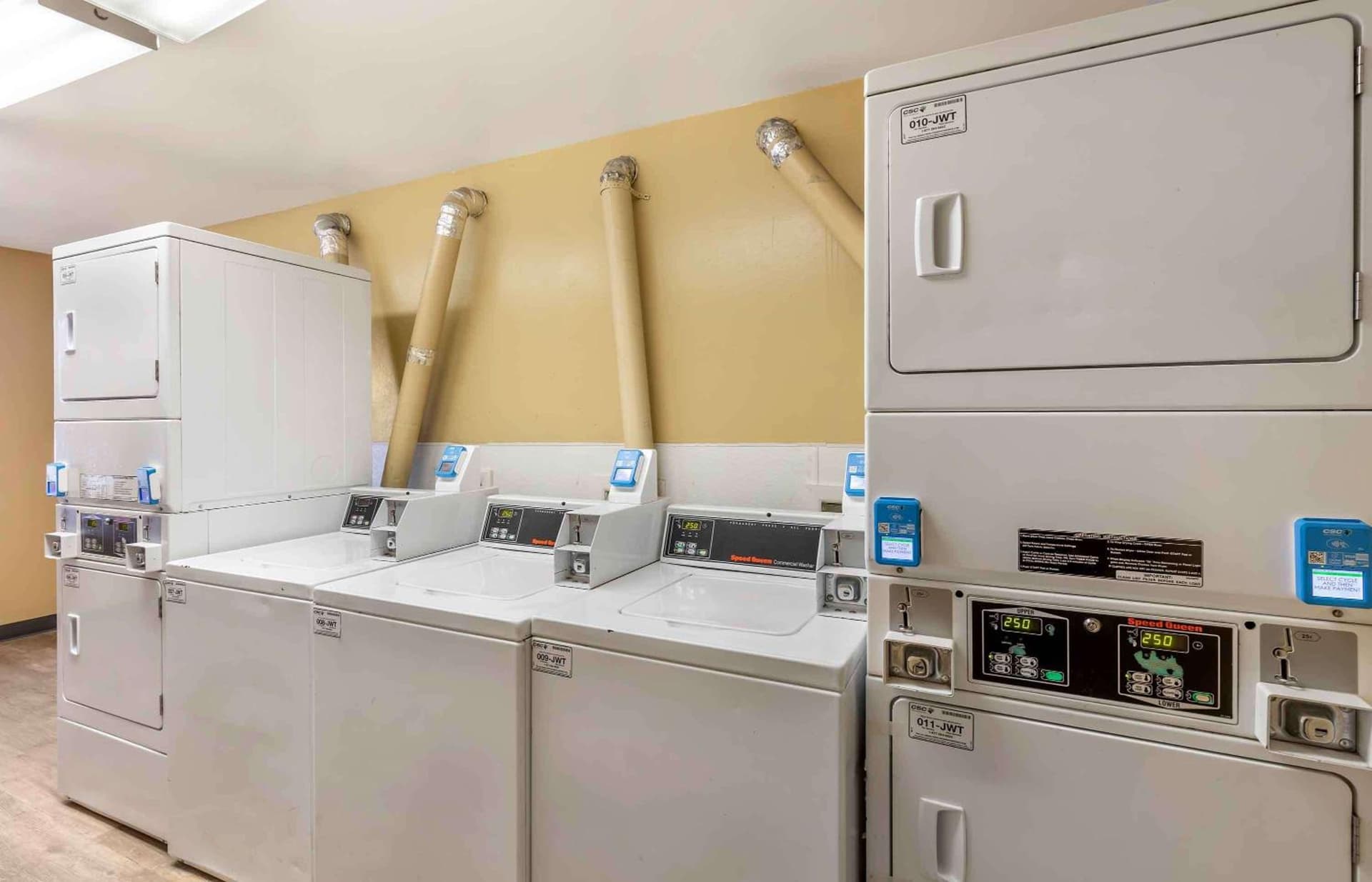 Extended Stay America Select Suites - Denver - Tech Center South - Greenwood Village gallery photo in Centennial, CO — image 24