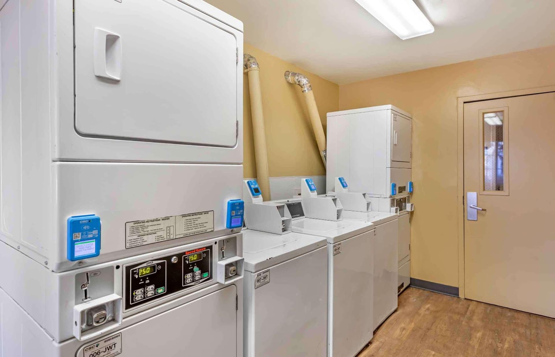 Extended Stay America Select Suites - Denver - Tech Center South - Greenwood Village gallery photo in Centennial, CO — image 5