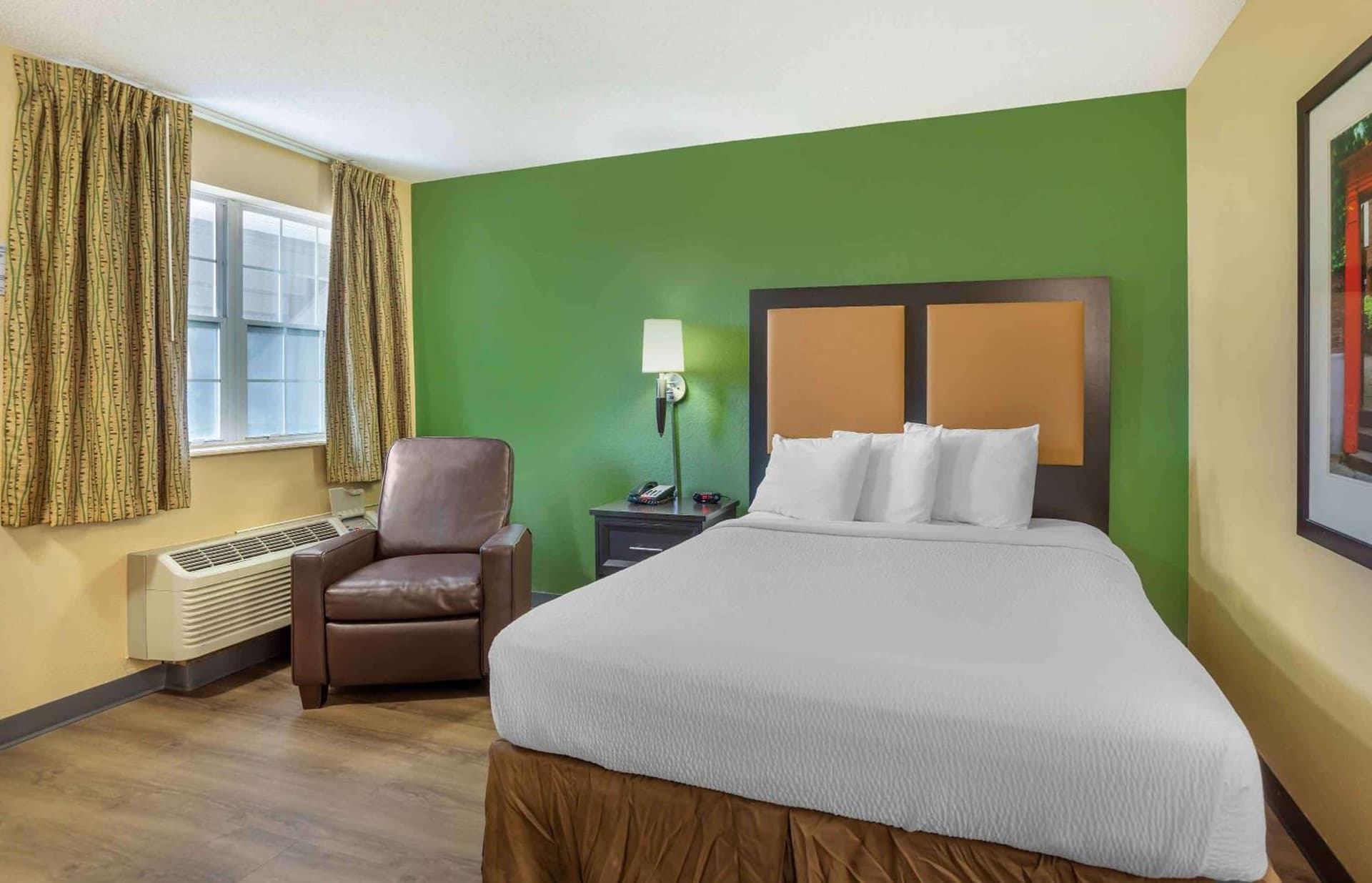 Extended Stay America Suites - Nashville - Brentwood - South interior in Brentwood, TN — gallery photo 2