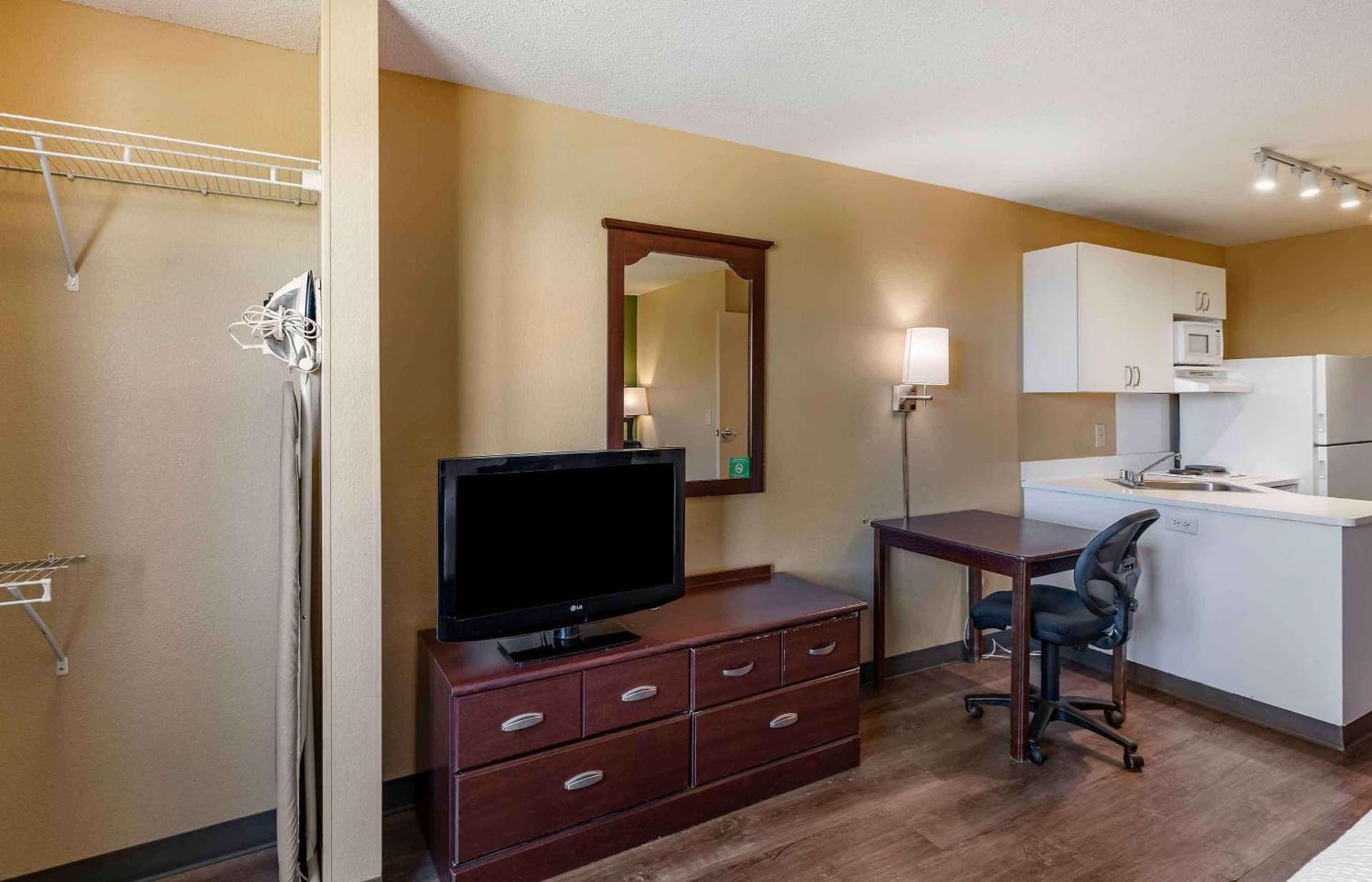 Extended Stay America Suites - Denver - Westminster gallery photo in Westminster, CO — image 6