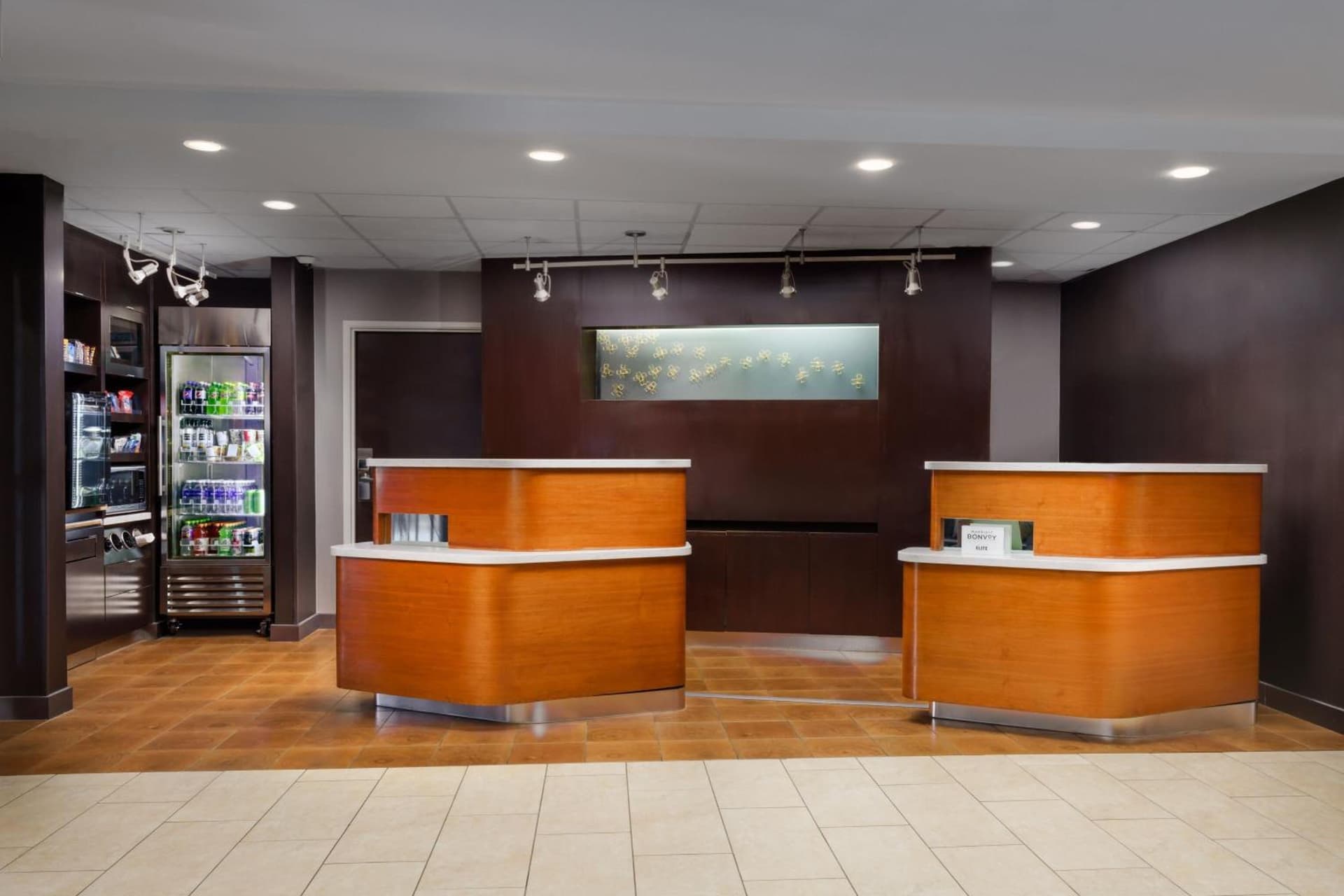 Courtyard By Marriott Salinas Monterey interior in Salinas, CA — gallery photo 2