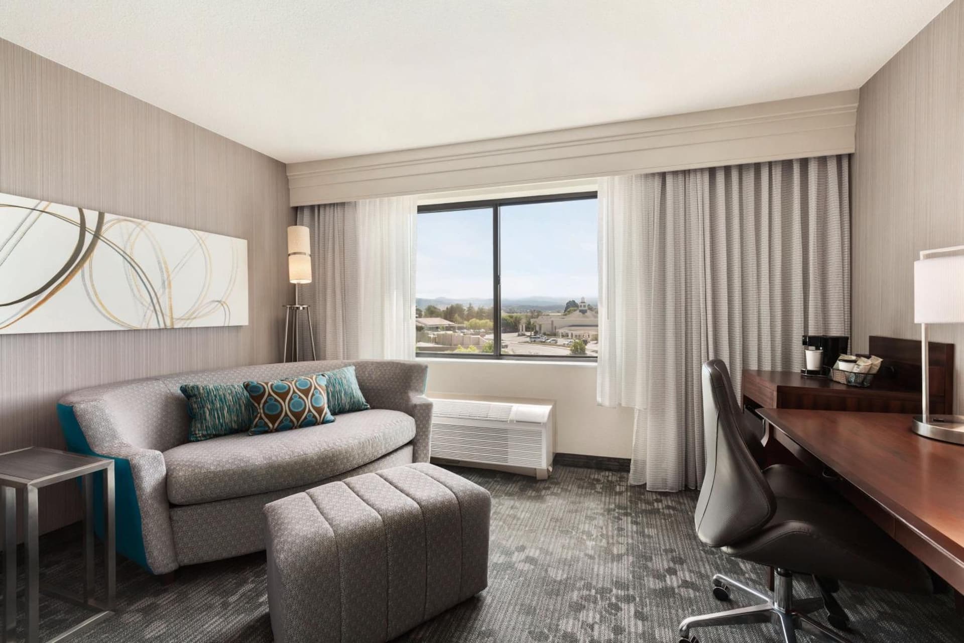 Courtyard By Marriott Salinas Monterey gallery photo in Salinas, CA — image 36
