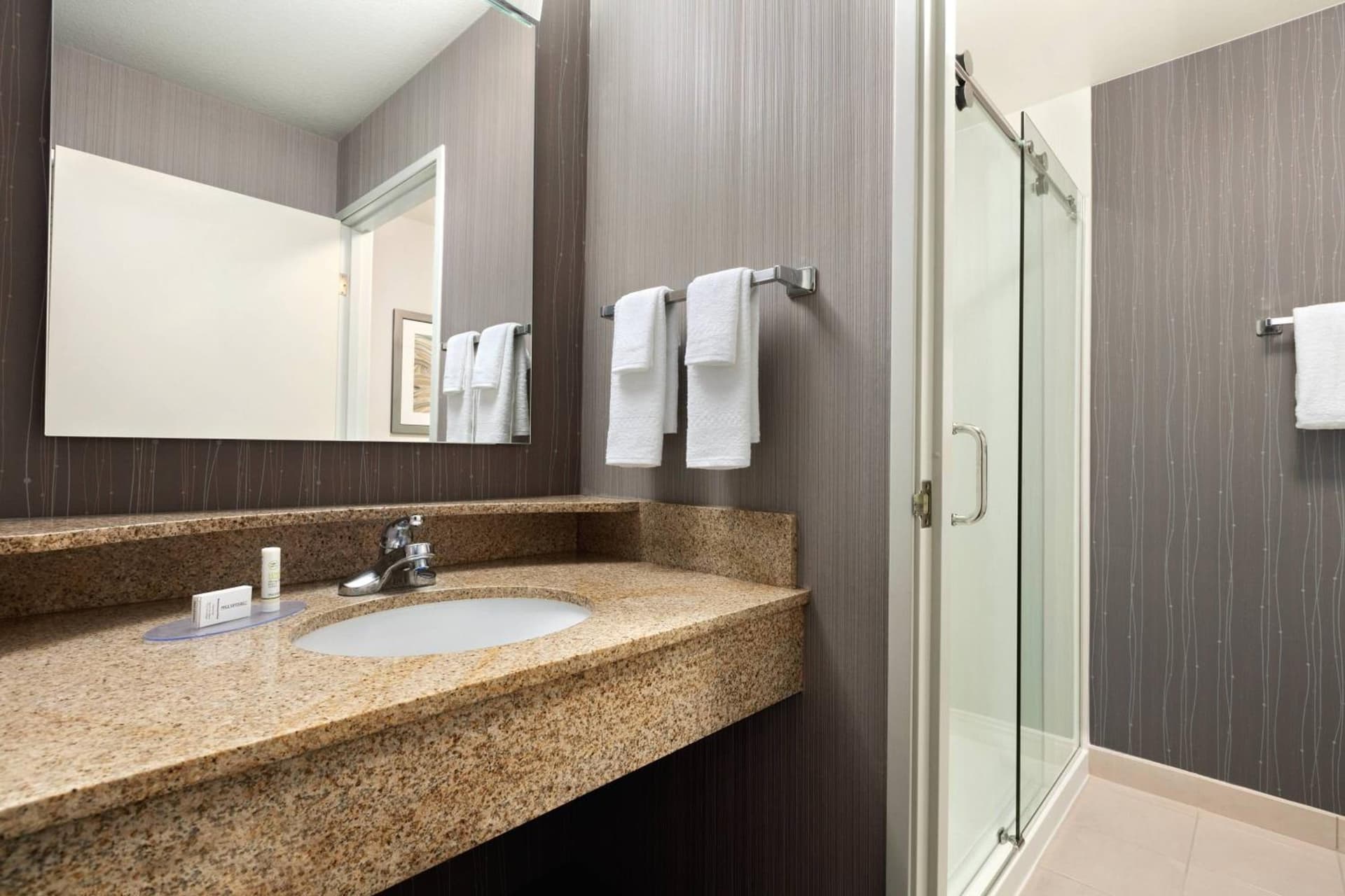 Courtyard By Marriott Salinas Monterey gallery photo in Salinas, CA — image 11