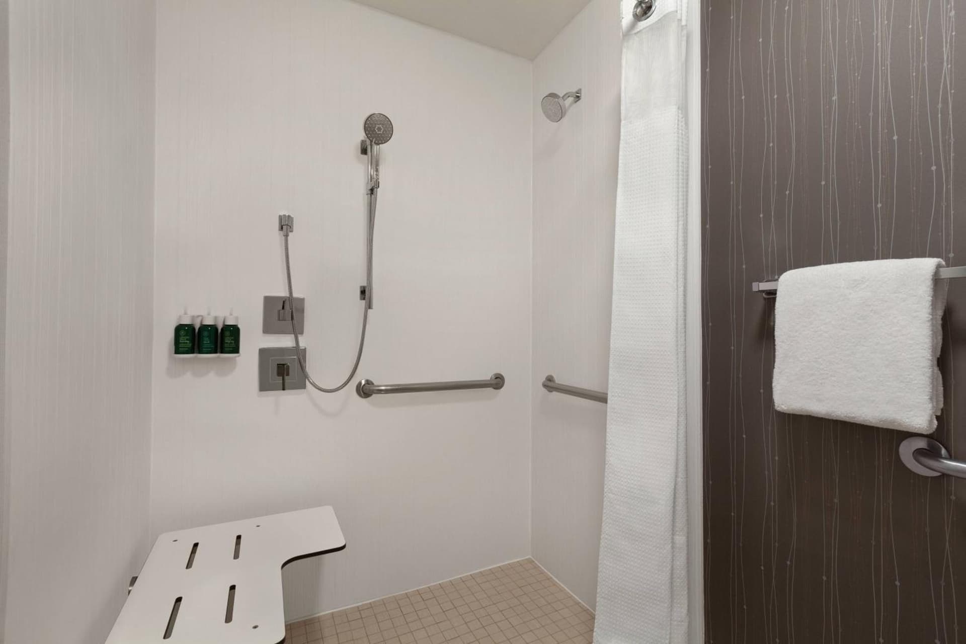 Courtyard By Marriott Salinas Monterey gallery photo in Salinas, CA — image 23