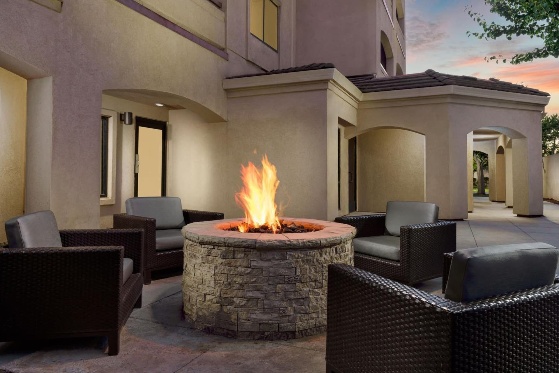 Courtyard By Marriott Salinas Monterey gallery photo in Salinas, CA — image 8