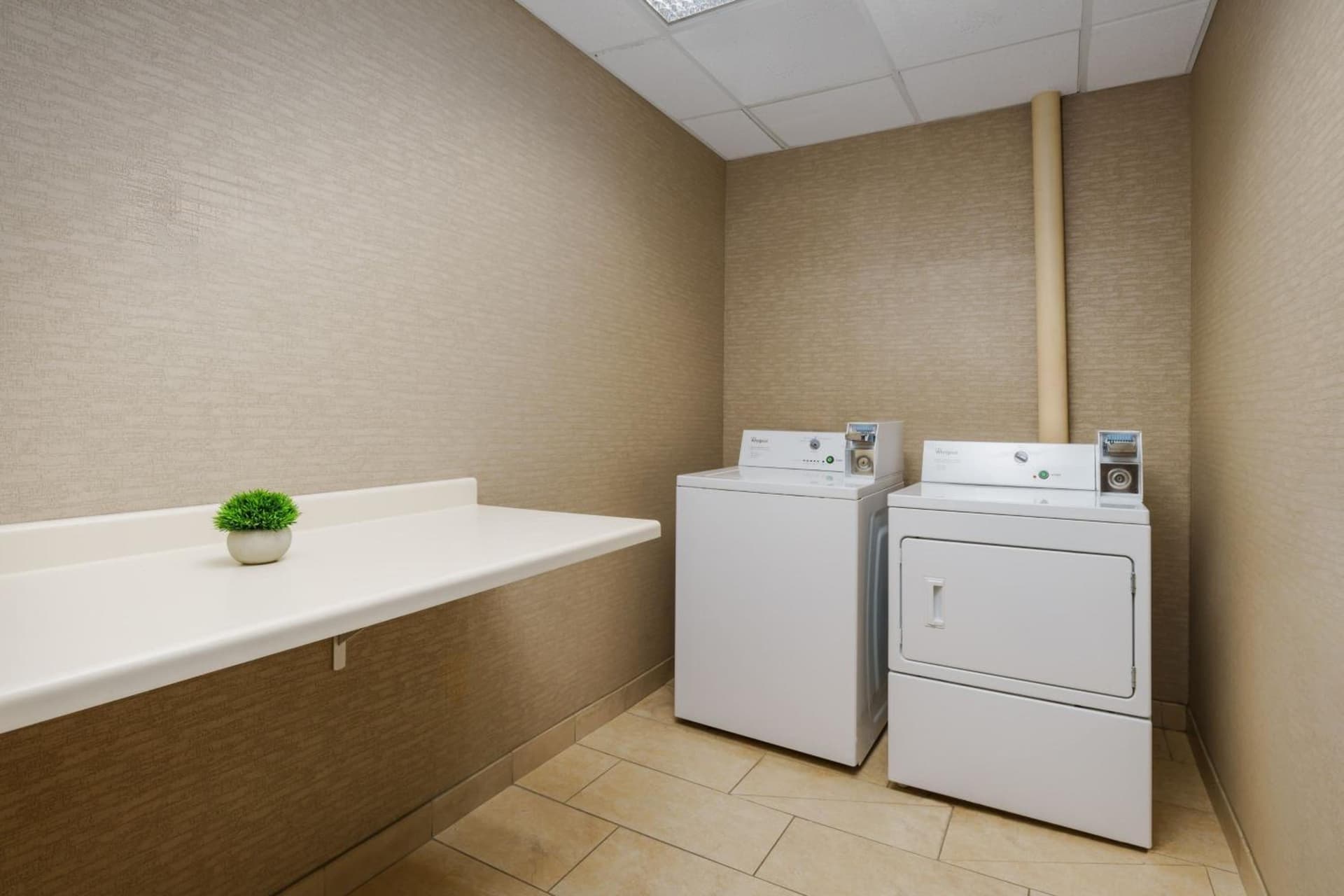 Courtyard By Marriott Salinas Monterey gallery photo in Salinas, CA — image 14