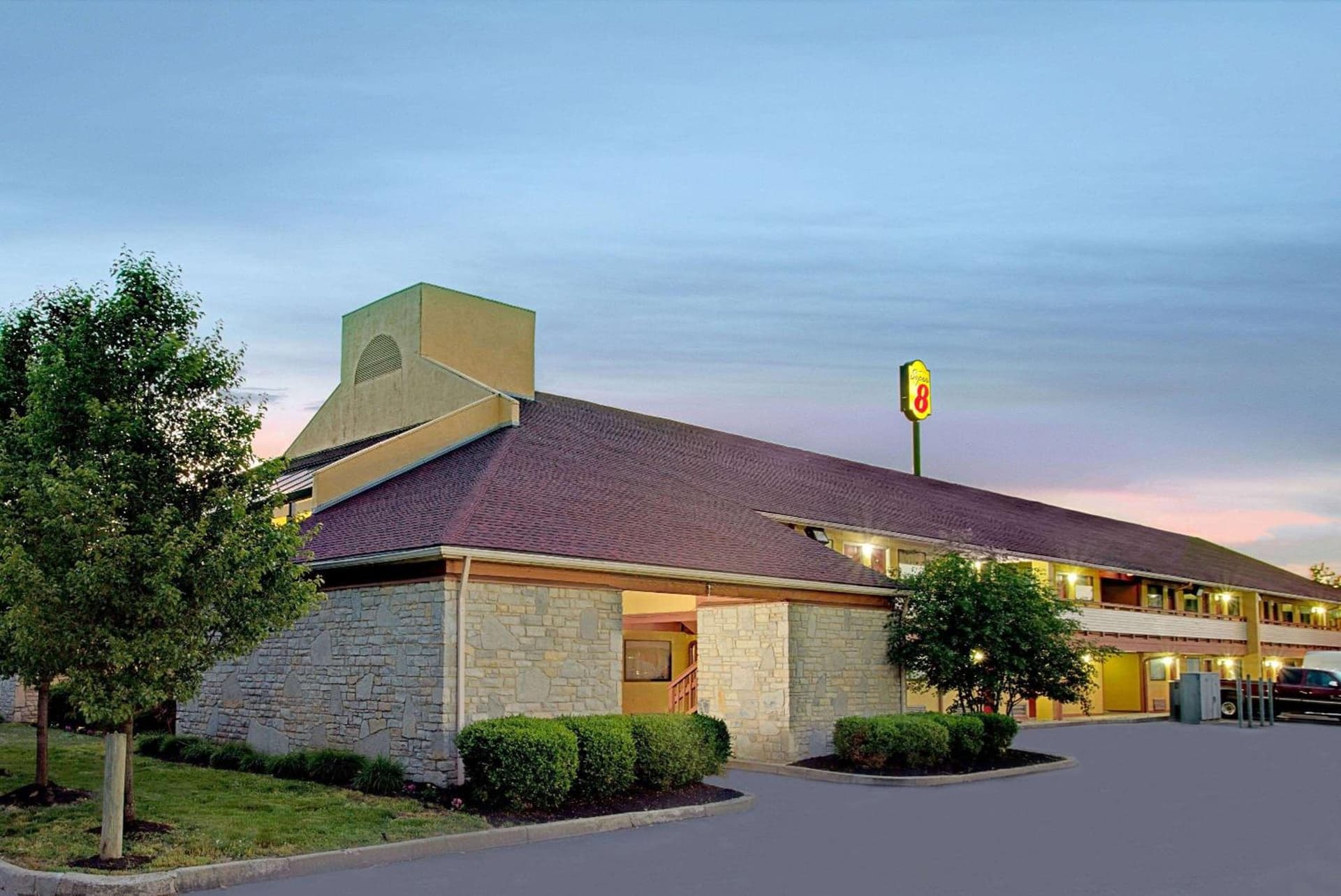 Super 8 by Wyndham Cincinnati-Springdale OH property views in Springdale, OH — gallery photo 3