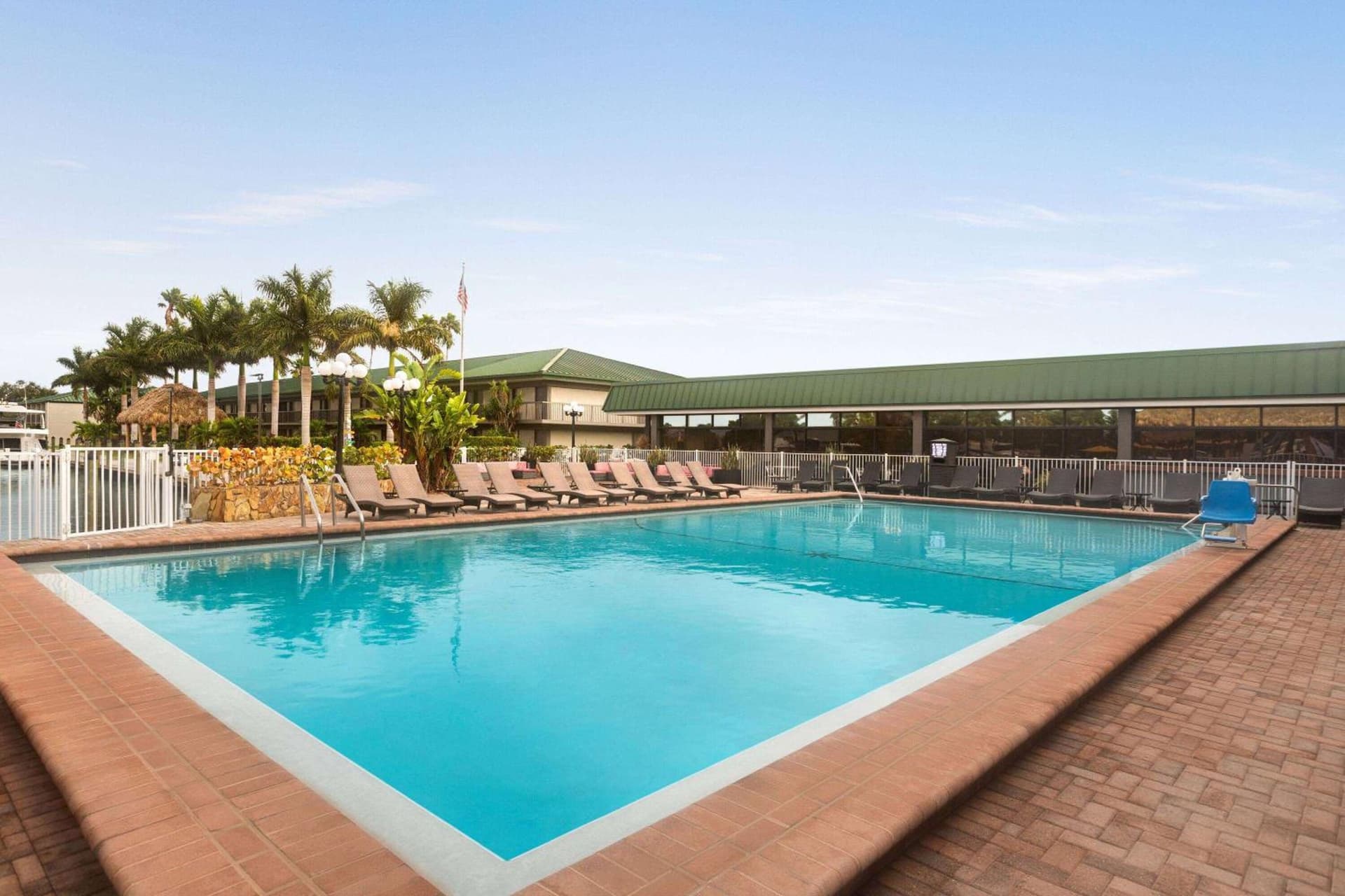 Ramada by Wyndham Sarasota Waterfront gallery photo in Sarasota, FL — image 13