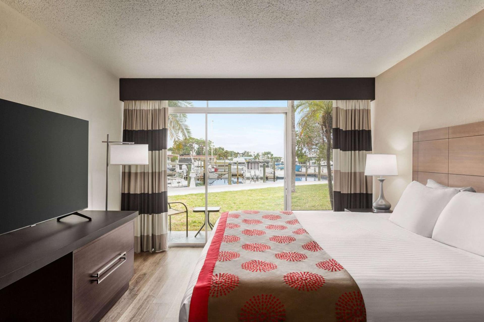 Ramada by Wyndham Sarasota Waterfront gallery photo in Sarasota, FL — image 58