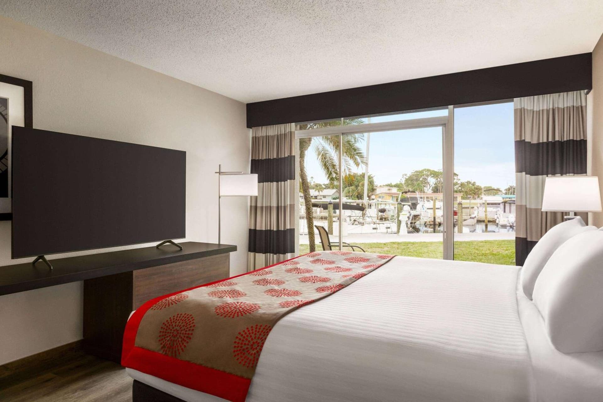 Ramada by Wyndham Sarasota Waterfront gallery photo in Sarasota, FL — image 27