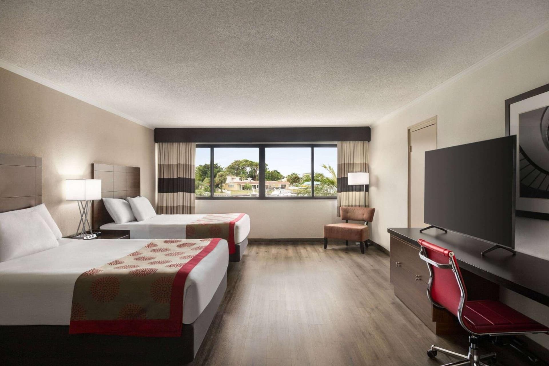 Ramada by Wyndham Sarasota Waterfront gallery photo in Sarasota, FL — image 55