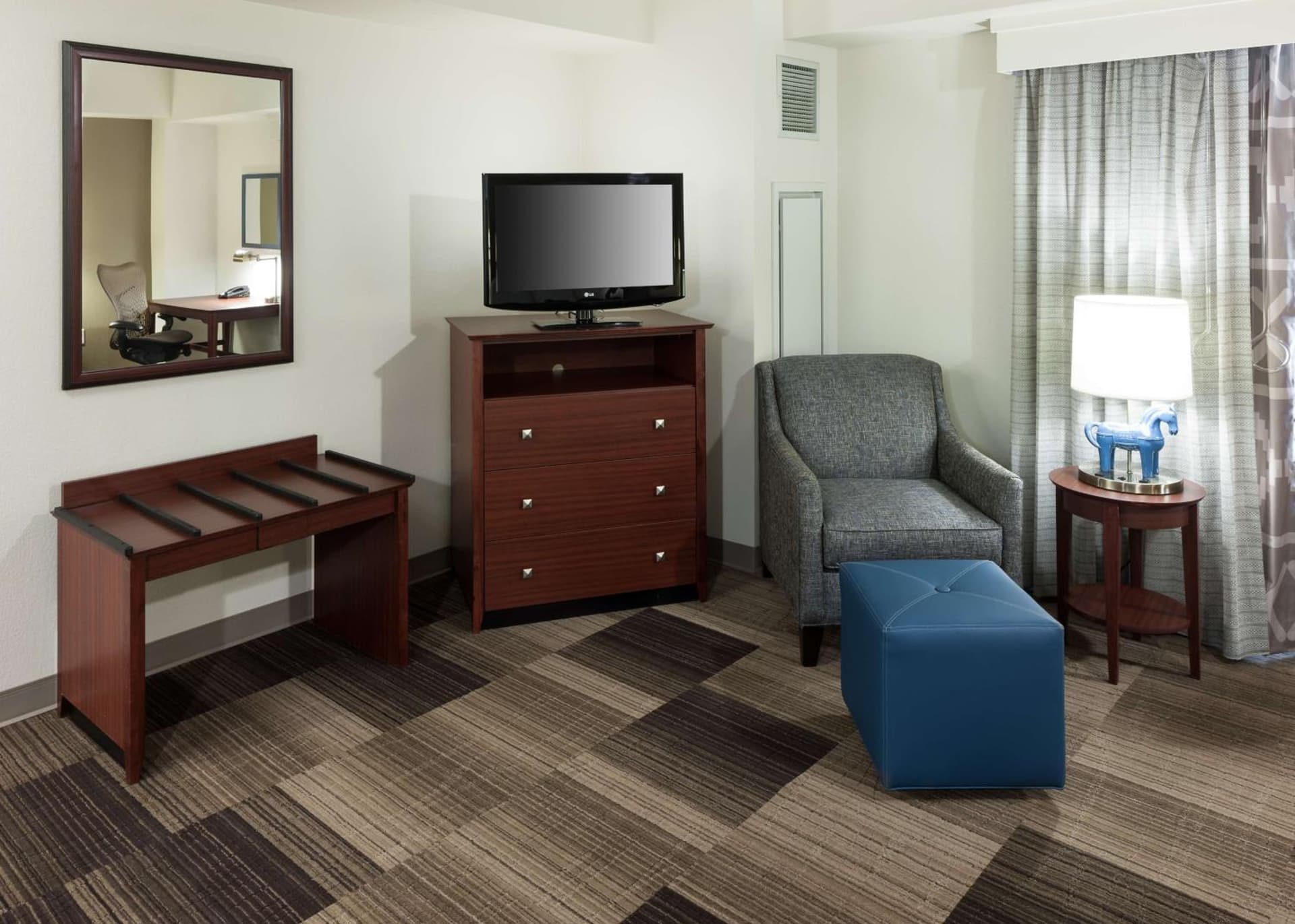 Hampton Inn & Suites Boise-Downtown interior in Boise, ID — gallery photo 2