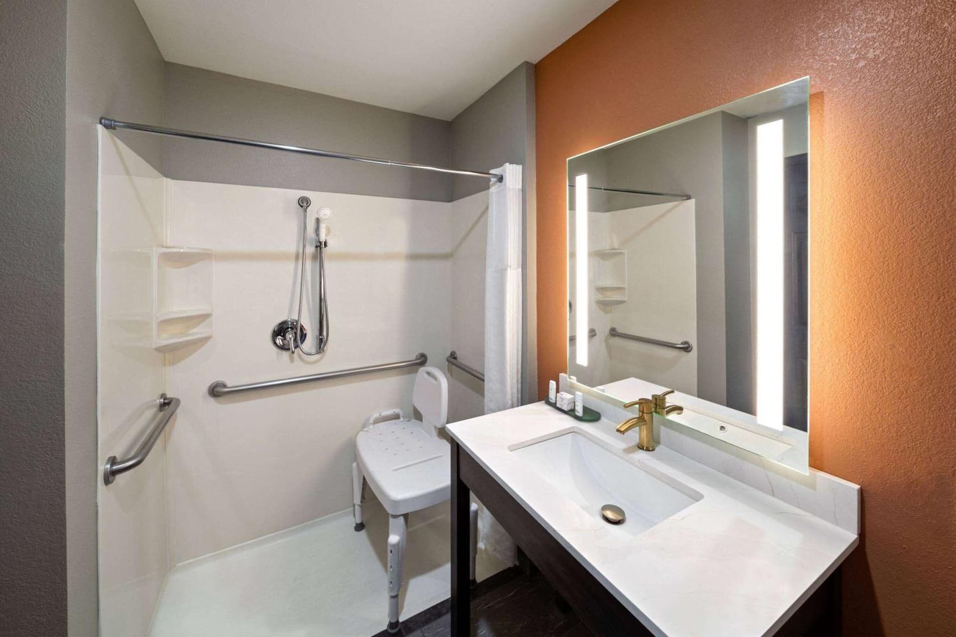 La Quinta by Wyndham Olathe gallery photo in Olathe, KS — image 30