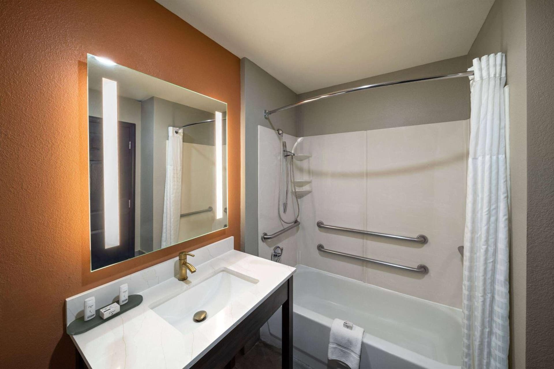 La Quinta by Wyndham Olathe gallery photo in Olathe, KS — image 15