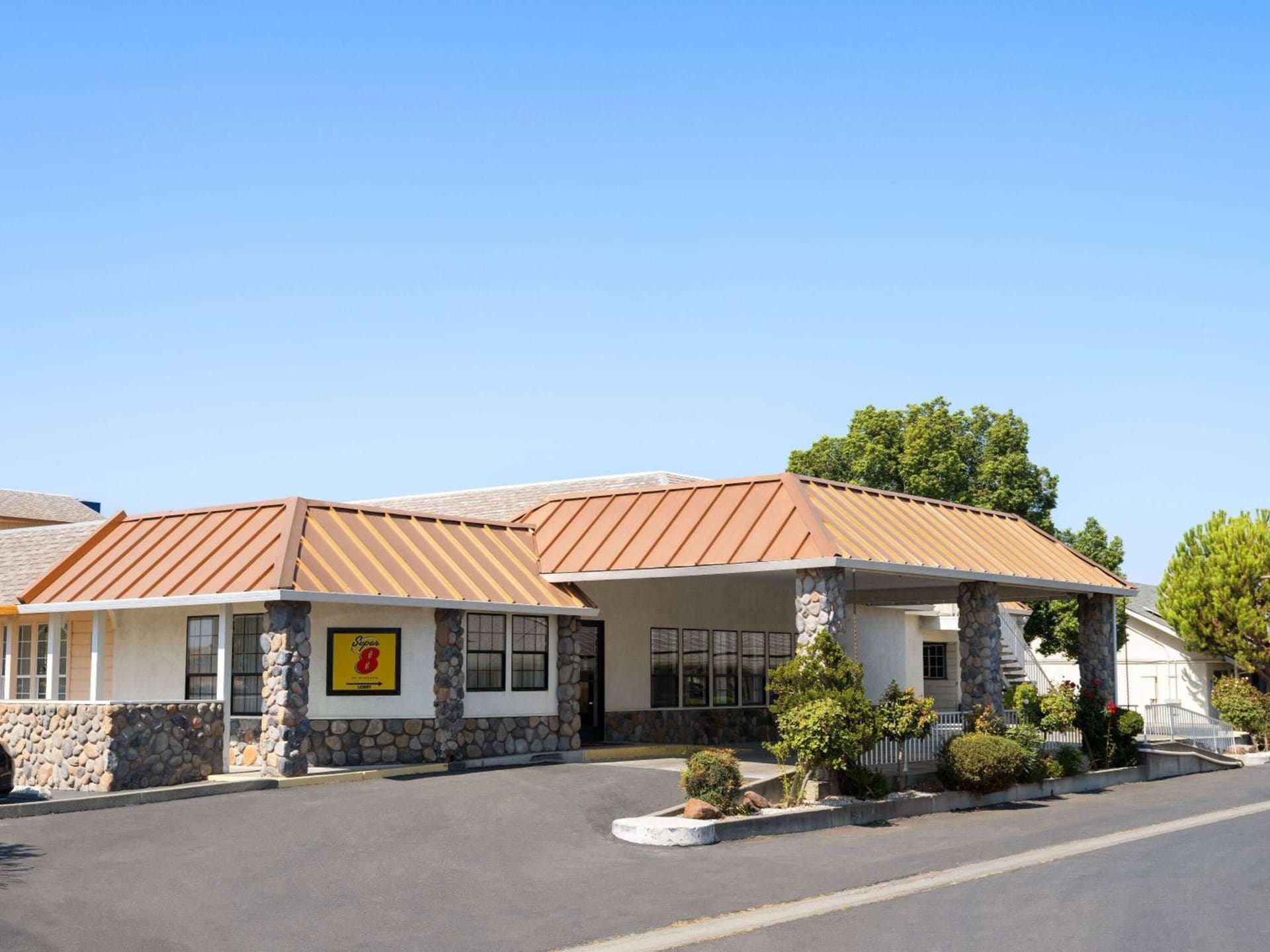 Super 8 by Wyndham Dunnigan featured exterior or lobby in Dunnigan, CA — similar hotel
