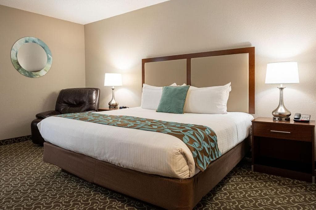 D. Hotel Suites & Spa gallery photo in Holyoke, MA — image 53