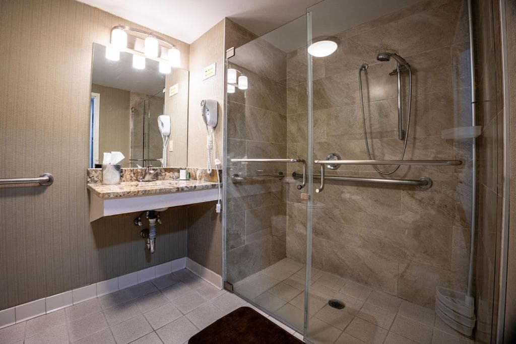 D. Hotel Suites & Spa gallery photo in Holyoke, MA — image 5