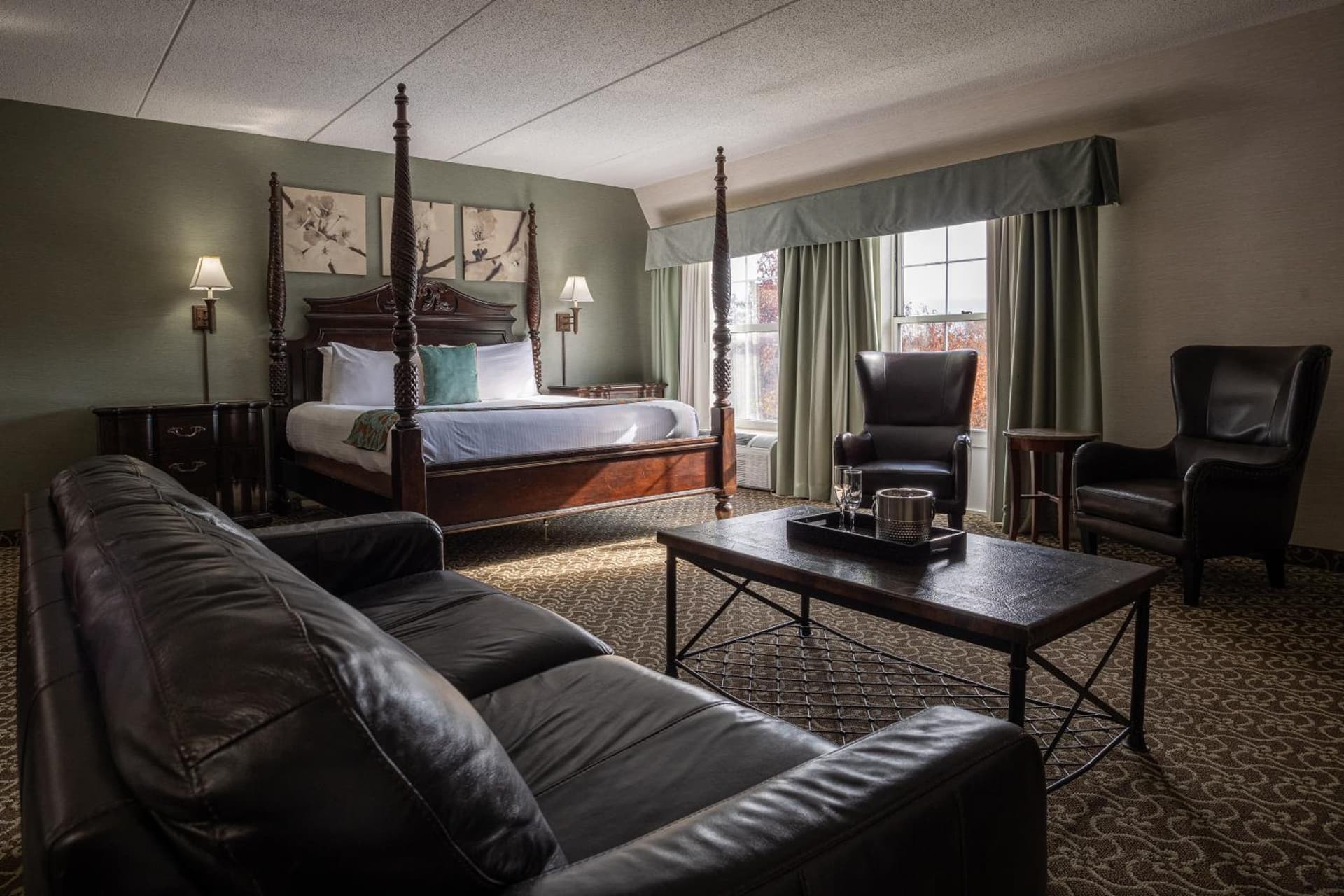 D. Hotel Suites & Spa gallery photo in Holyoke, MA — image 44