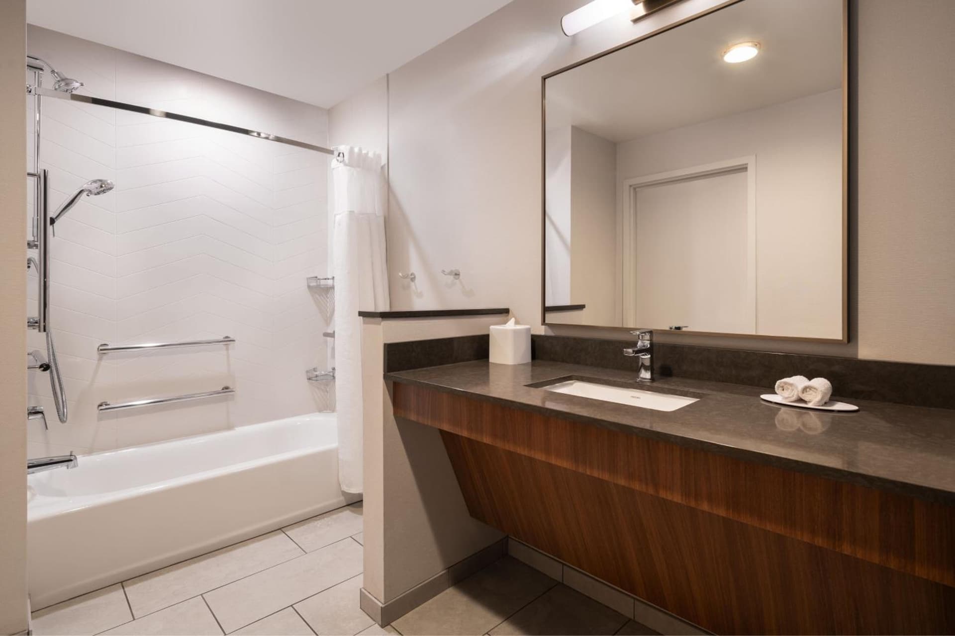 Fairfield Inn & Suites by Marriott Cleveland Tiedeman Road gallery photo in Brooklyn, OH — image 18
