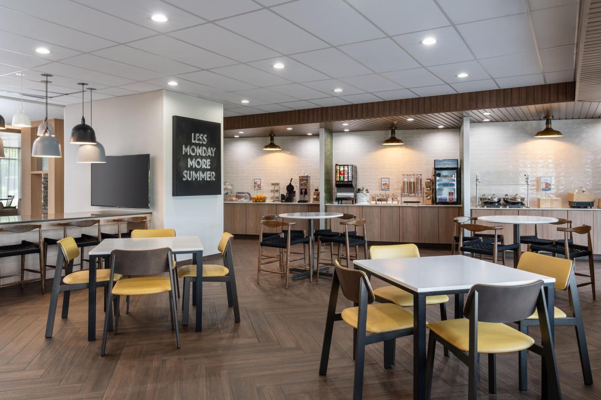 Fairfield Inn & Suites by Marriott Cleveland Tiedeman Road interior in Brooklyn, OH — gallery photo 2