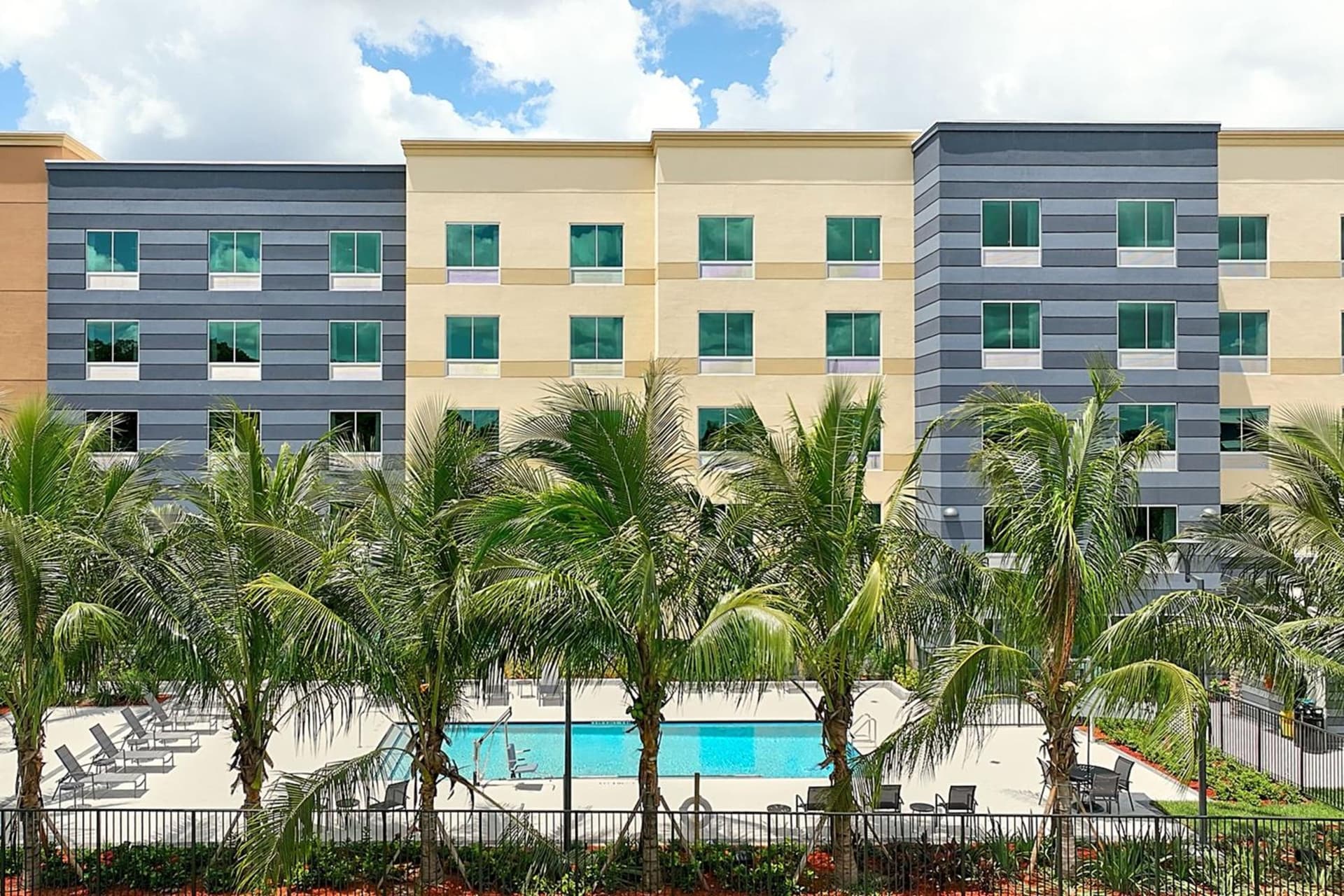 Fairfield Inn & Suites by Marriott Fort Lauderdale Northwest gallery photo in Tamarac, FL — image 10