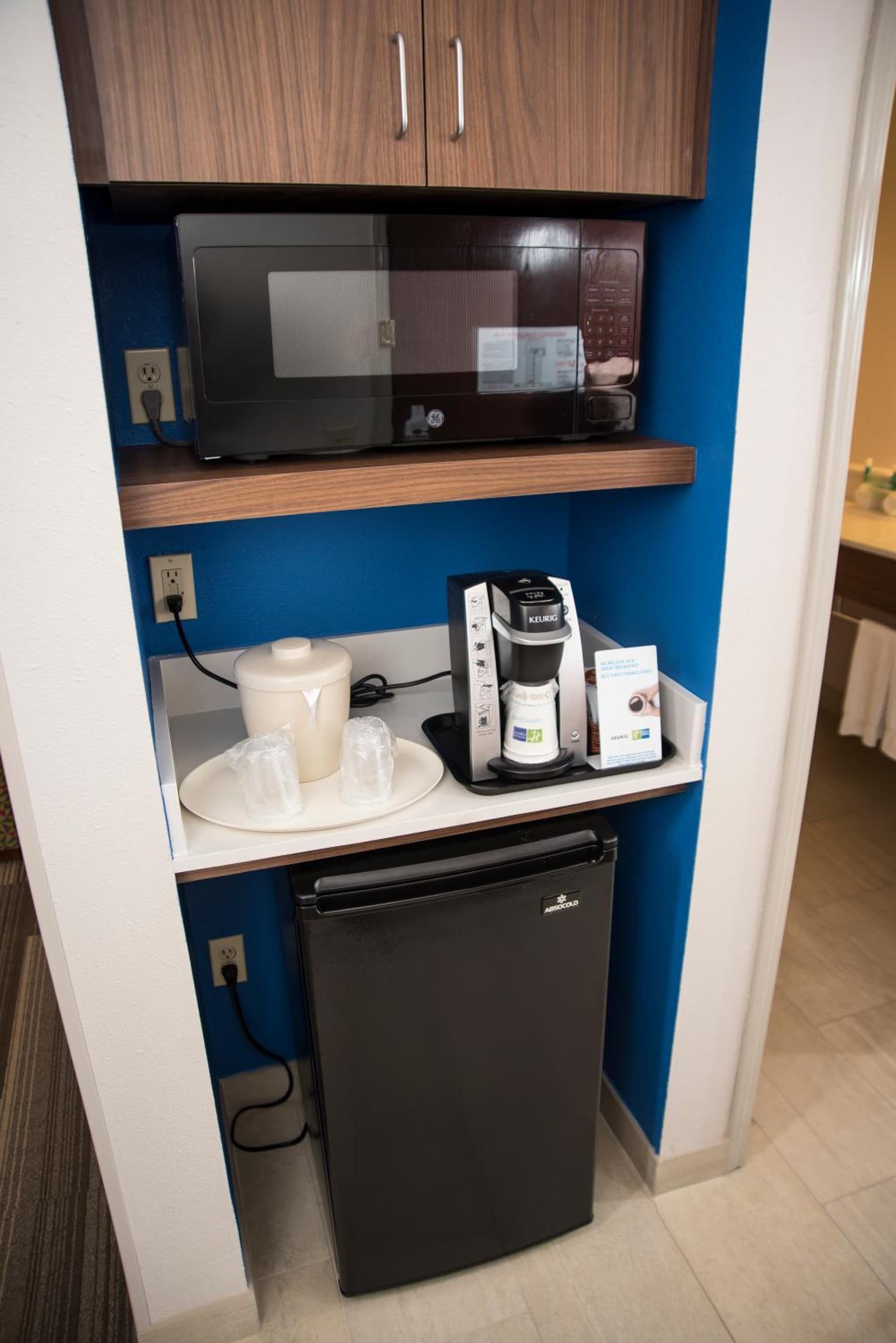 Holiday Inn Express Hotel & Suites Lexington-Downtown University by IHG interior in Lexington, KY — gallery photo 2