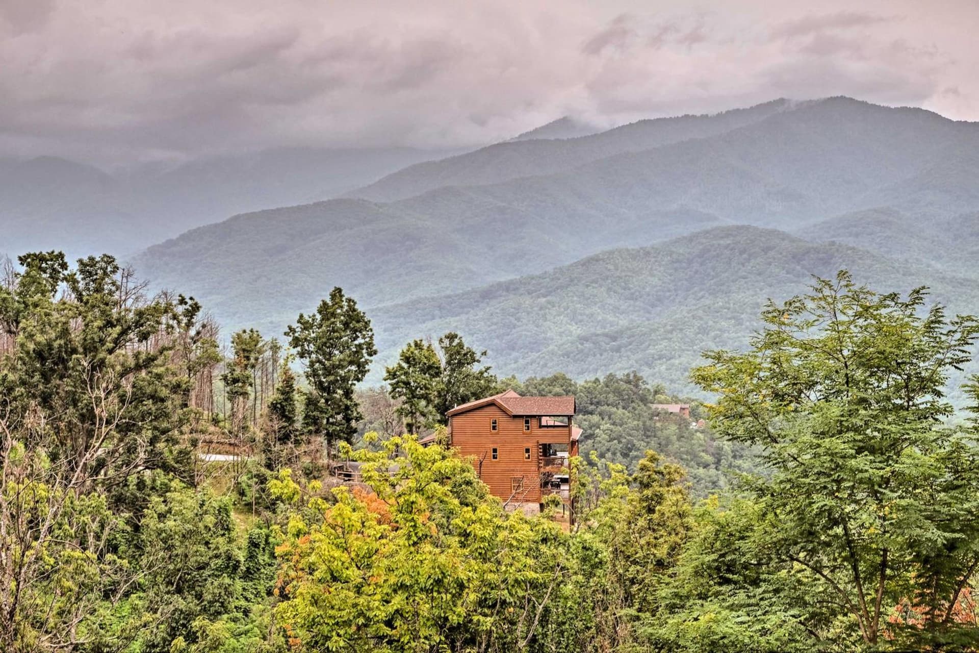 Heaven's Edge featured exterior or lobby in Gatlinburg, TN — similar hotel