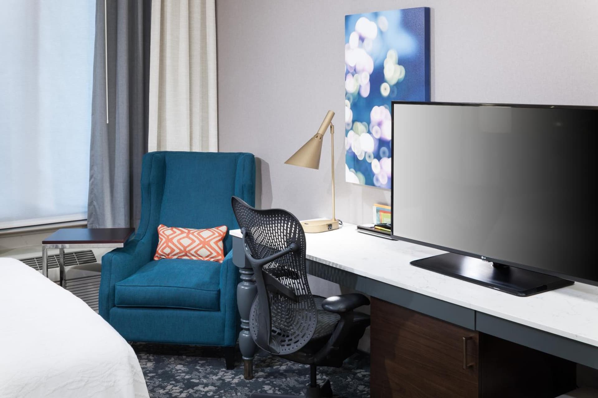Hilton Garden Inn Sacramento/South Natomas interior in Sacramento, CA — gallery photo 2