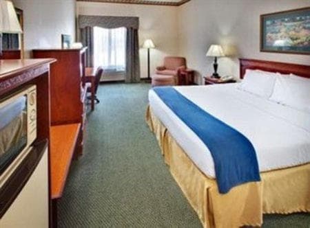Holiday Inn Express & Suites Clinton by IHG interior in Clinton, OK — gallery photo 2